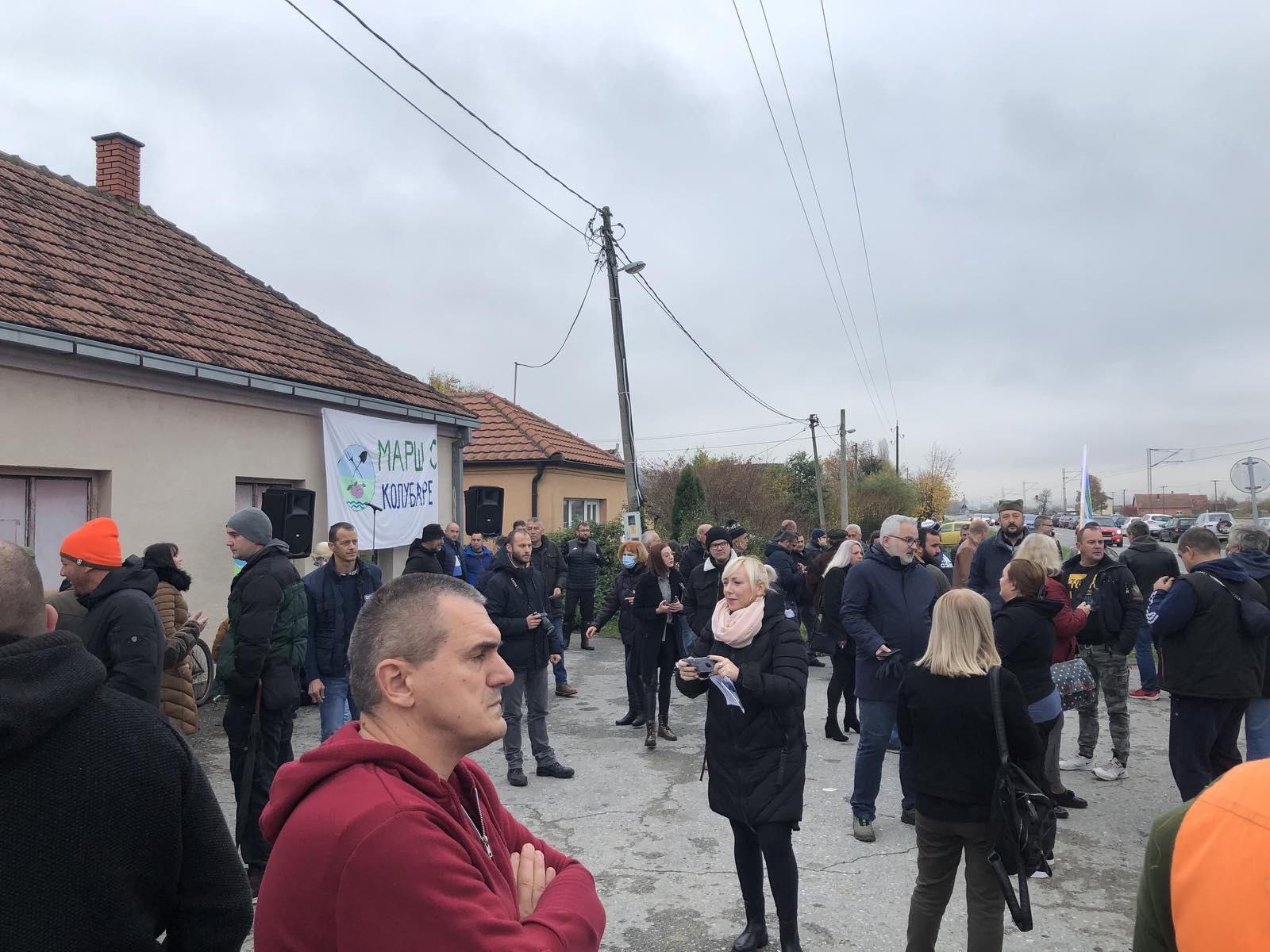 Lukavac, 7.11.2021. - Narodni pokret Mars s kolubare organizovao je protest u Lukavcu kod Valjeva zbog istrazivanja nalazista litijuma i planova o izgradnji rudnika u dolini kolubare. (BETAPHOTO/LELA MILIVOJEVIC/EV)