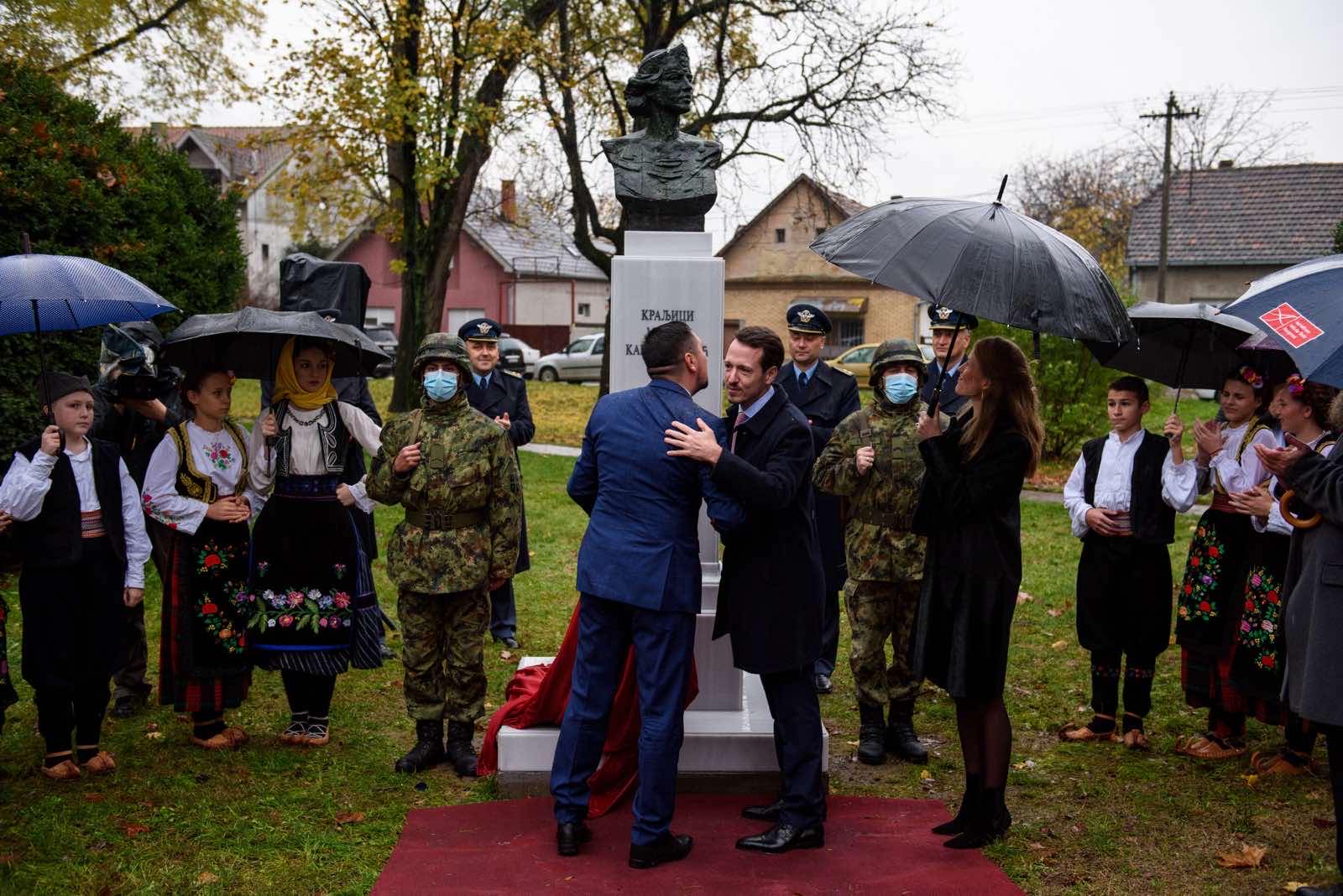 IMG-03cba97f2bfc39268ba539e87c9bda68-V