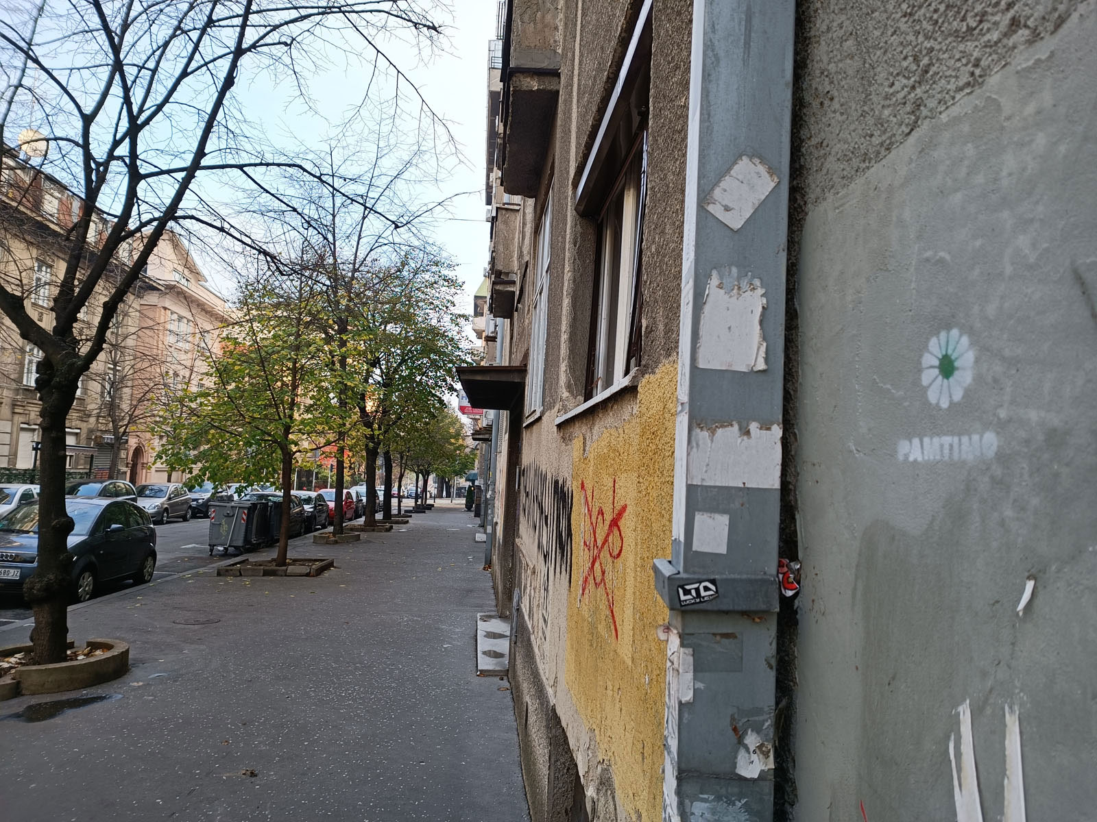 Cvijet Srebrenice ili cvijet "Sjećanje", je nezvanični simbol genocida u Srebrenici, cvet srebrenice grafiti beograd, srebrenica
Sve fotografije su slobodne za preuzimanje i delenje(borbastalna@gmail.com)