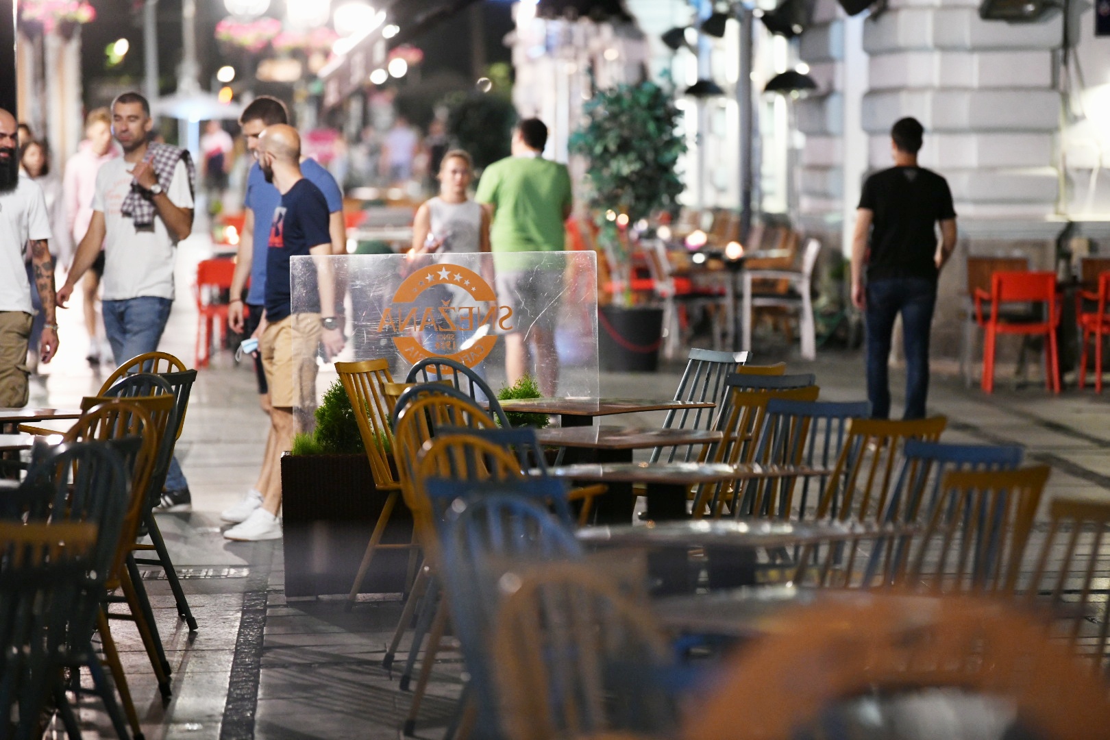 Beograd 04.07.2020. Noć u Beogradu, kafana, kafane, restoran, restorani, kafić, kafići, klubovi, klub, koronavirus Foto: Vesna Lalić/Nova.rs