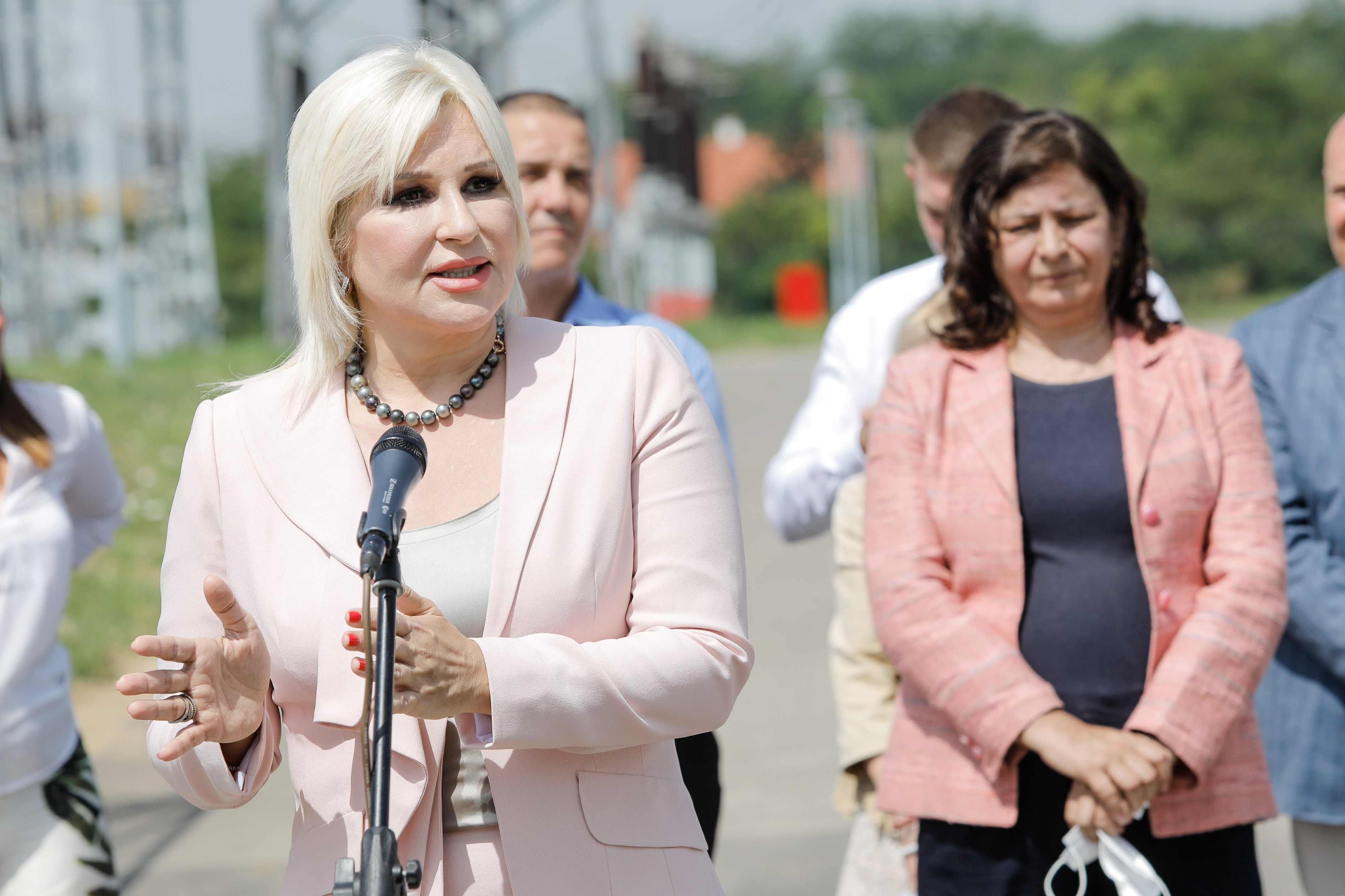 ZORANA MIHAJLOVICA, JASNA AVRAMOVIC