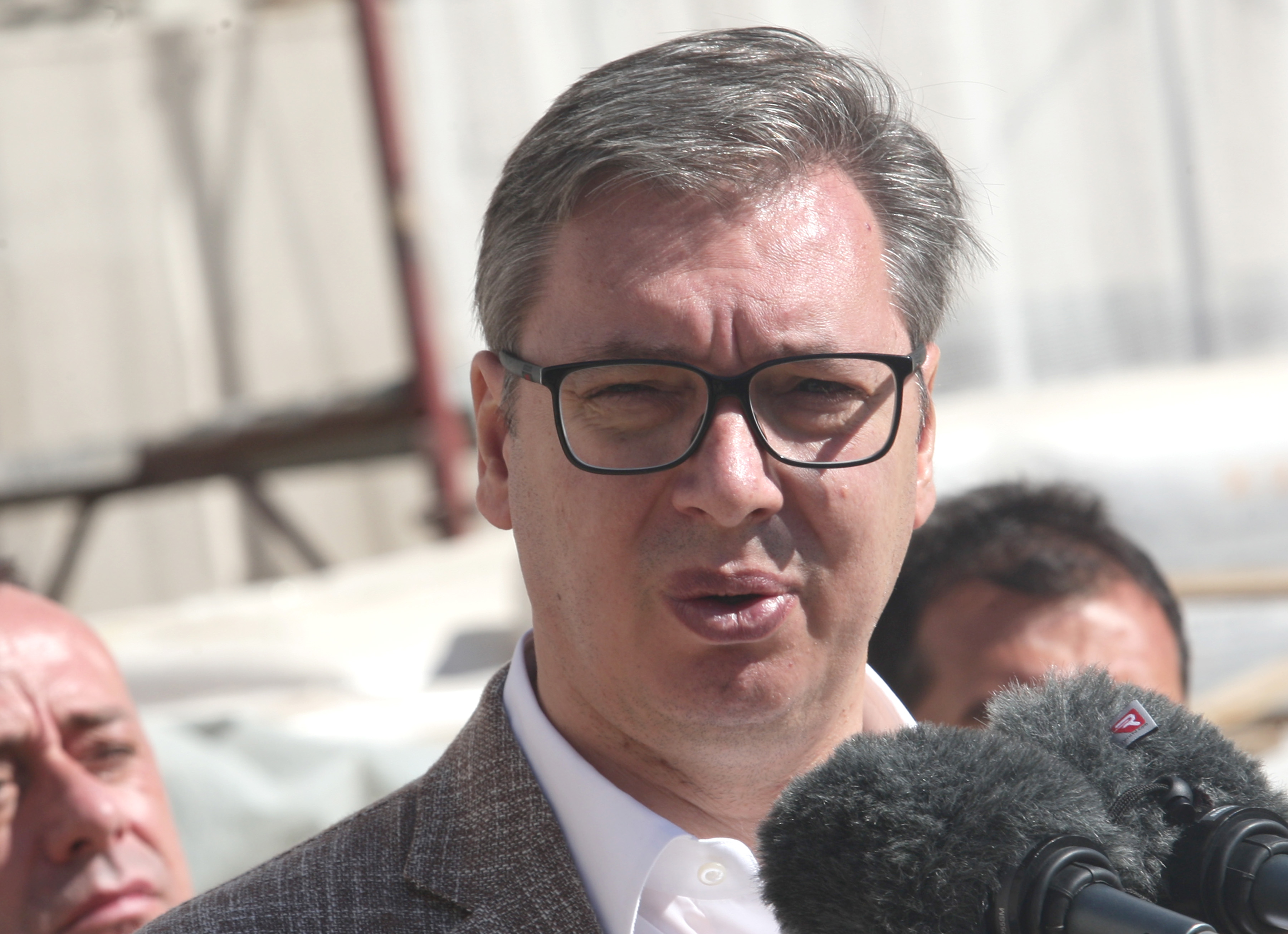 Prokuplje, 19. avgusta 2021.- Predsednik Republike Srbije Aleksandar Vucic danas u obilasku Prokuplju. Predsednik je obisao radove na rekonstrukciji zgrade Gimnazije i Srednje medicinske skole "Dr Aleksa Savic". FOTO TANJUG/SAVA RADOVANOVIC/ bs