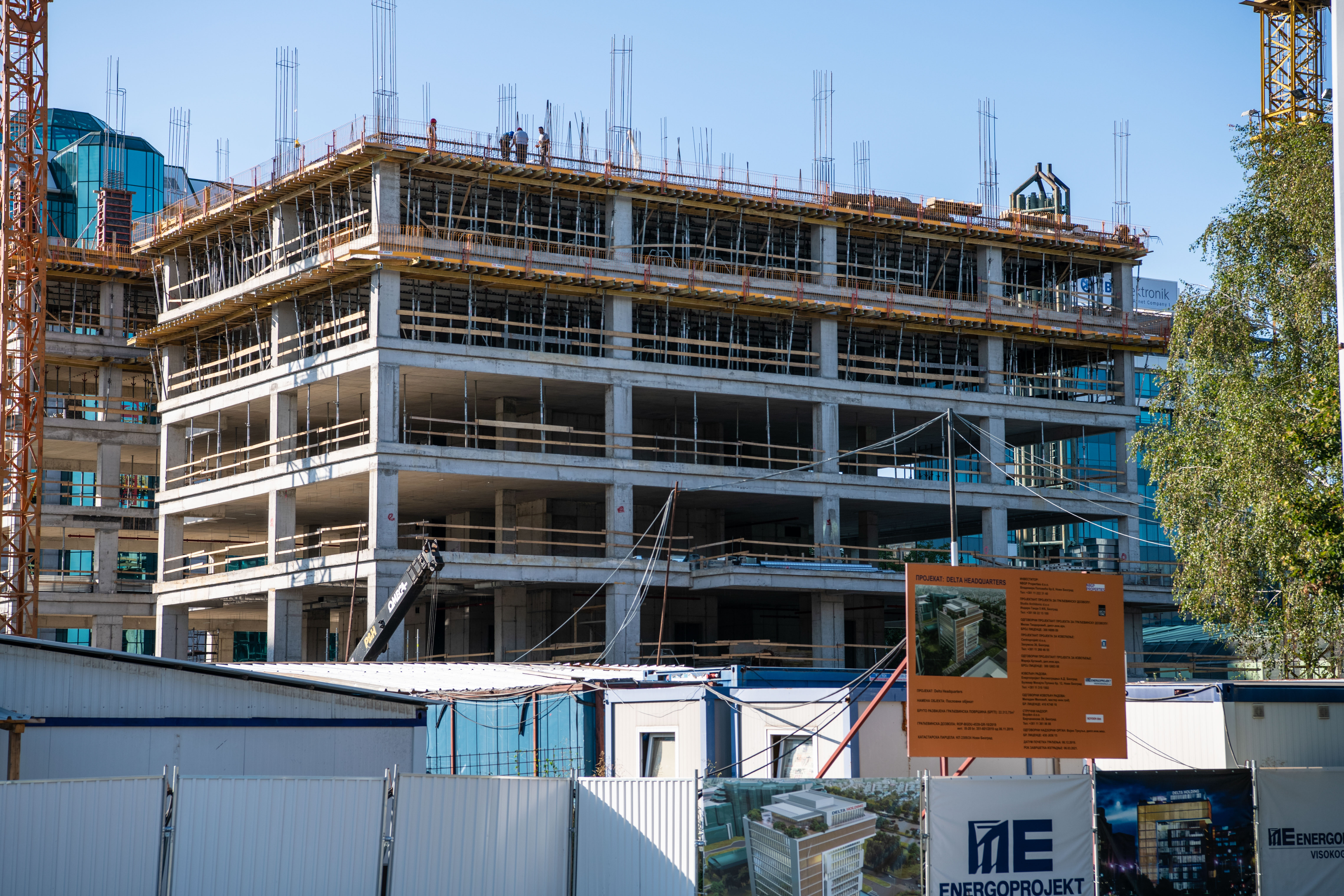 Beograd 28. avgust 2020. Zgrade u izgradnji na Novom Beogradu, izgradnja, gradnja, zgrada, gradiliste, objekat, arhitektura Foto:Dragan Mujan/Nova.rs