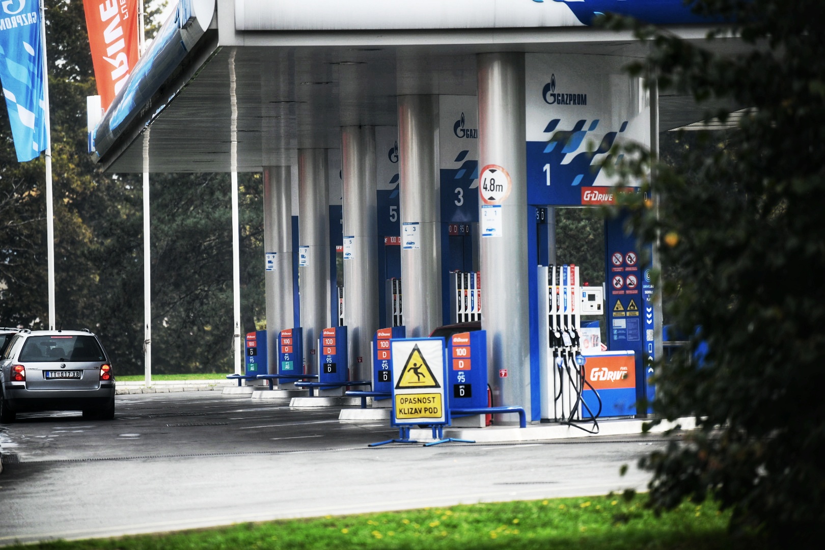 Beograd 24.10.2020. Pumpa, benzinska stanica, benzinska puma, Gazprom neft, zgrada, znak, ilustracija Foto: Vesna Lalić/Nova.rs NIS  Naftna Industrija Srbija