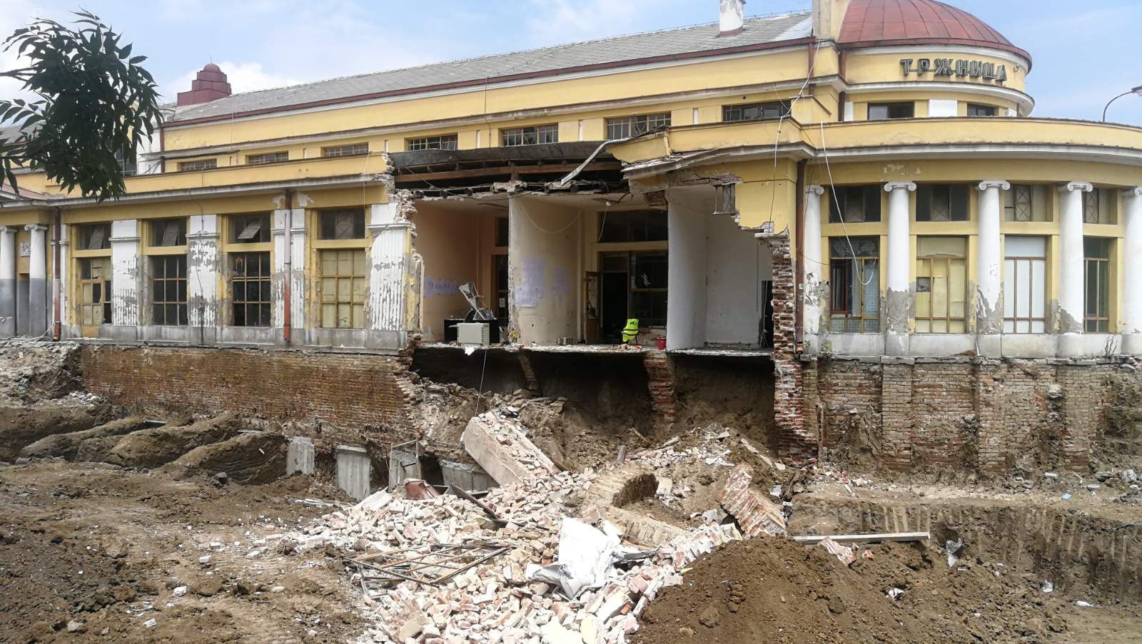 Kragujevac, Tržnica, rušenje Foto: Predrag Petrovic