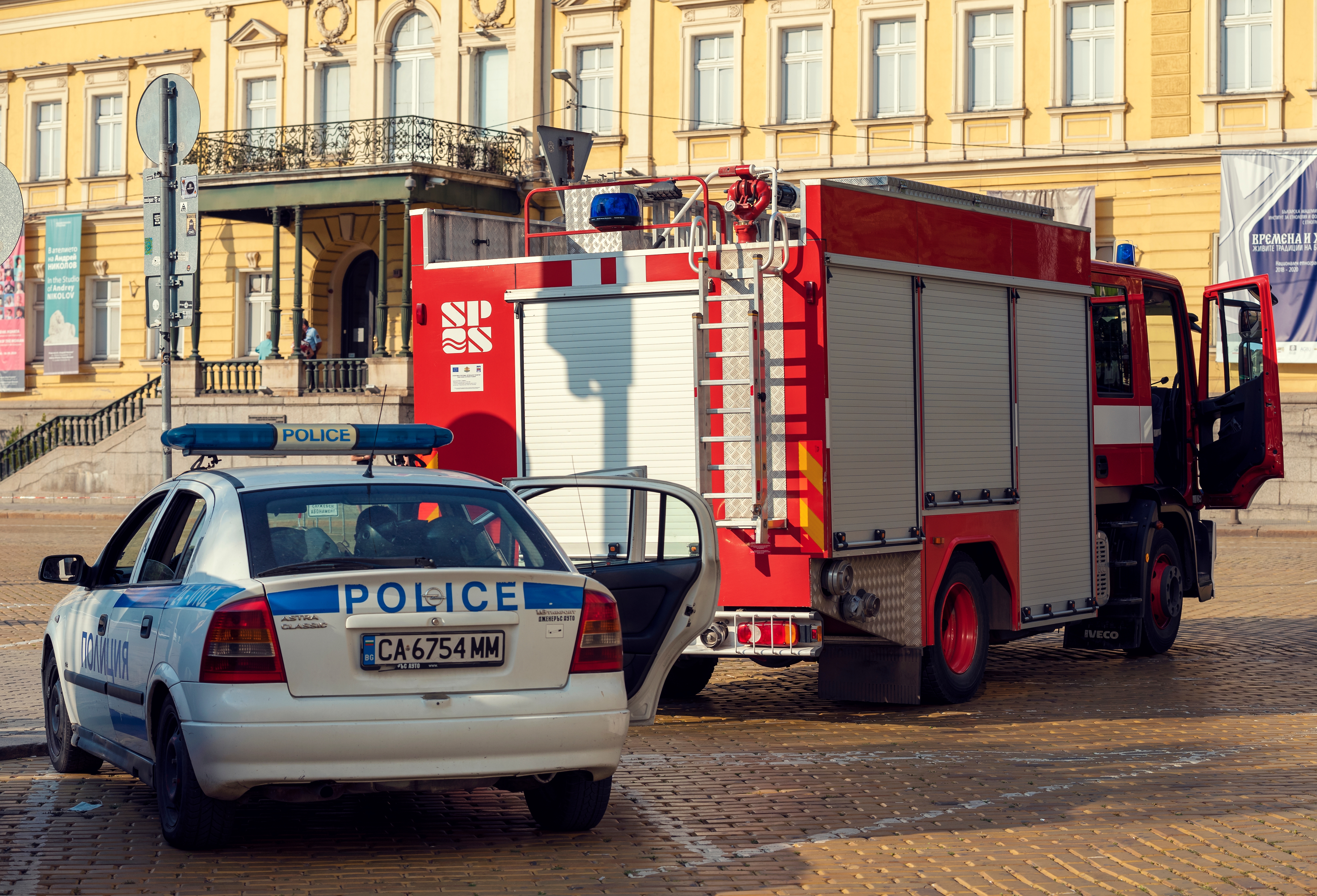 Bulgaria,,Sofia,,September,10,,2020.,Firefighter,And,Police,Car,Located