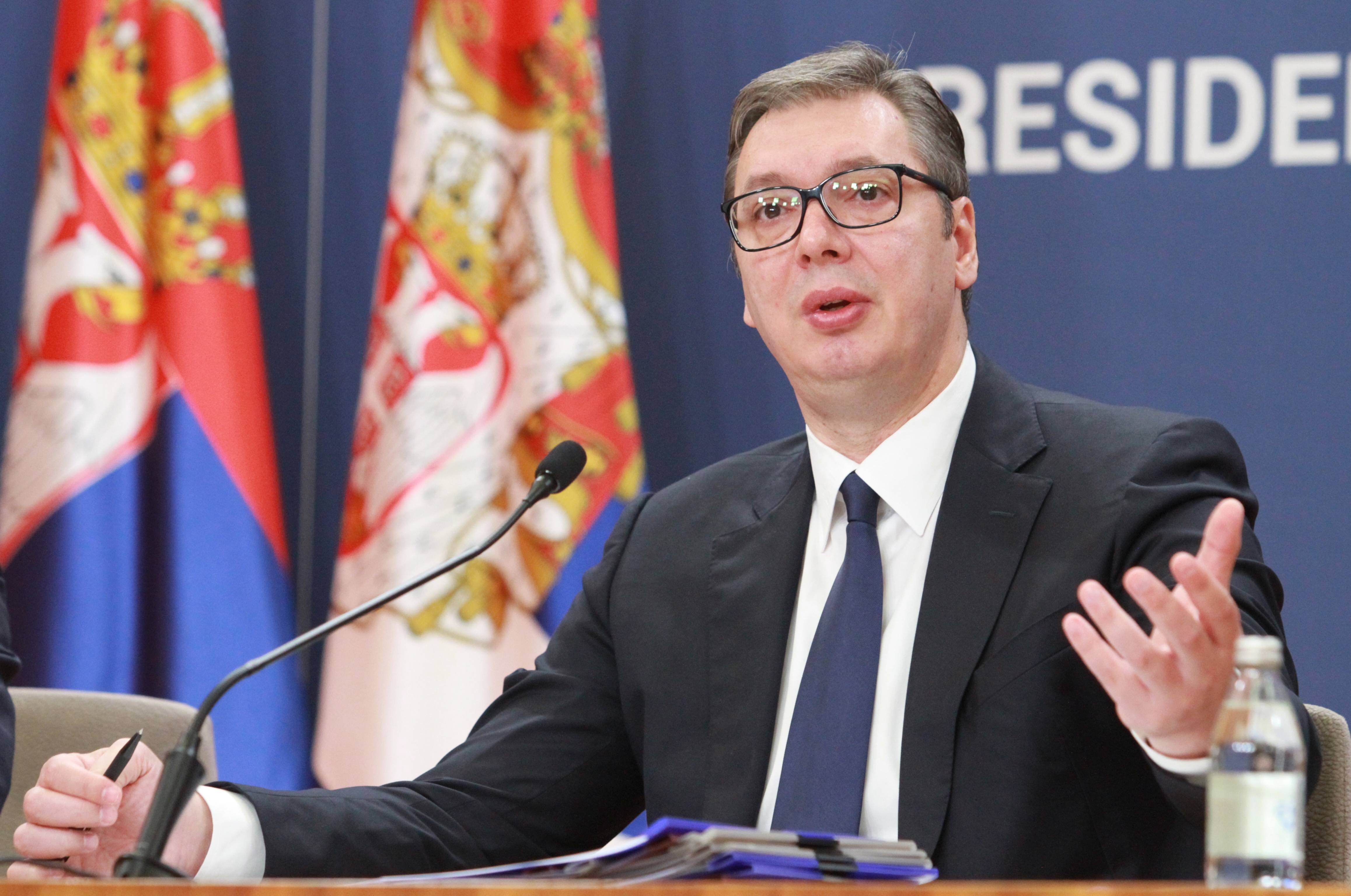ALEKSANDAR VUCIC - OBRACANJE JAVNOSTI