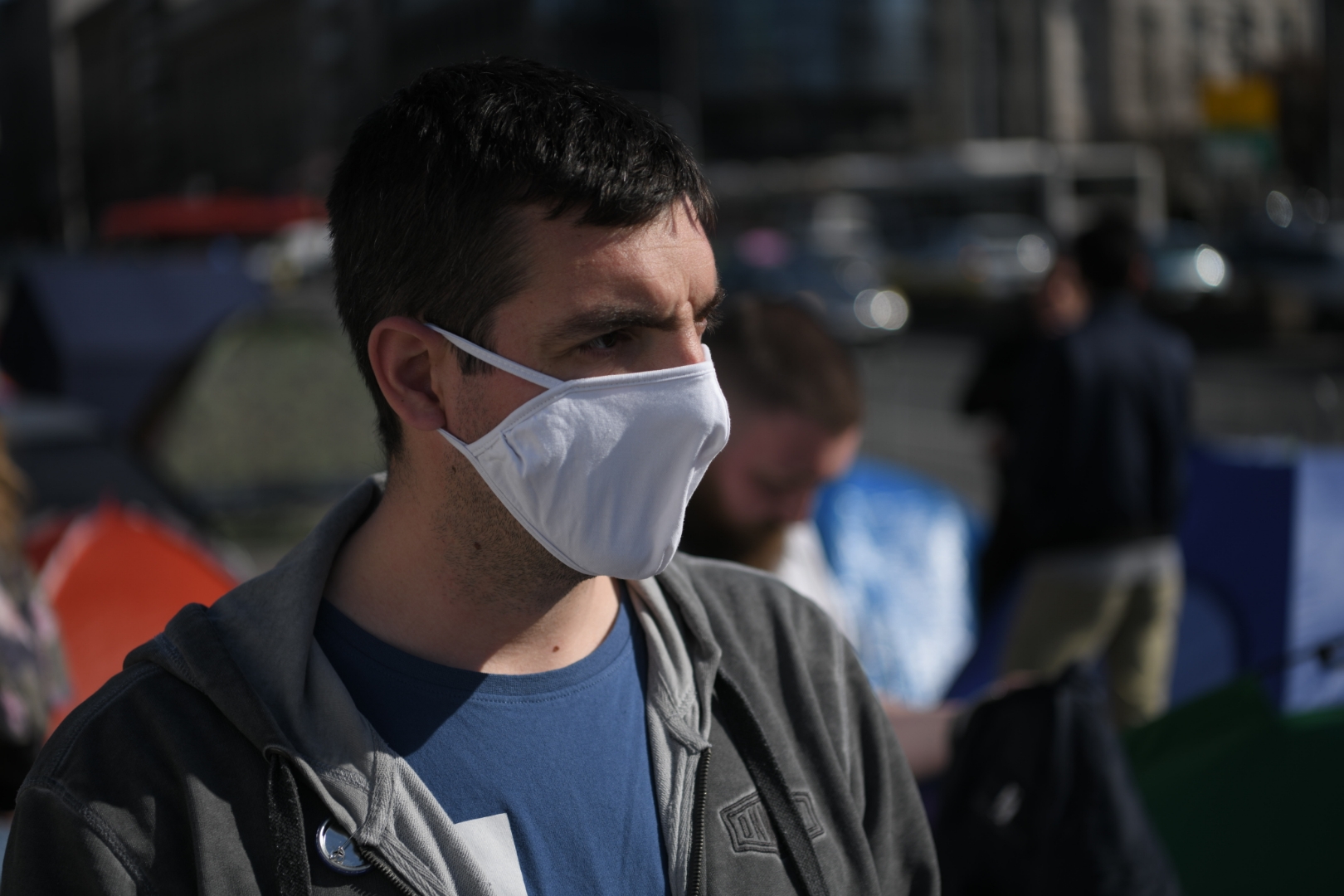 Beograd 09.04.2021. Frilenseri  ispred skustine srbije. Foto: Dragan Mujan/Nova.rs