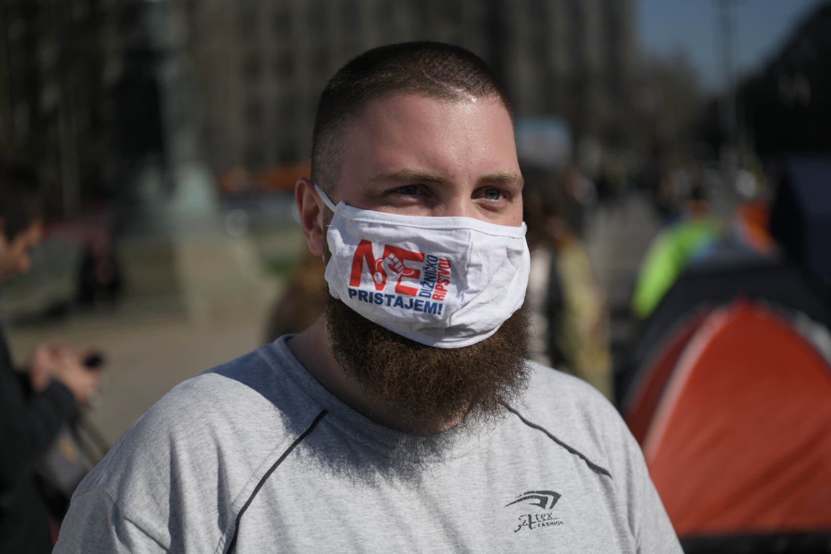 Beograd 09.04.2021. Frilenseri  ispred skustine srbije. Foto: Dragan Mujan/Nova.rs