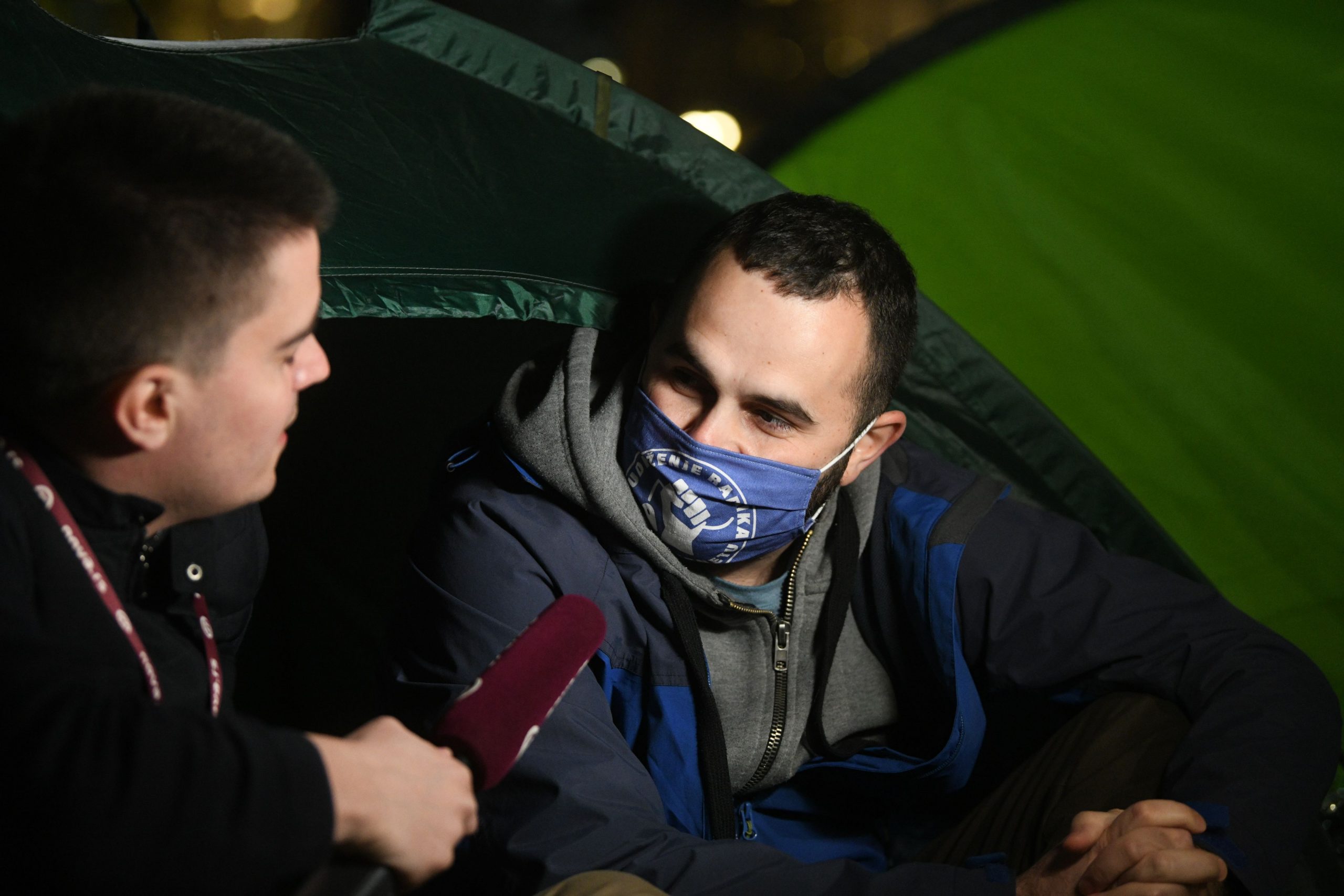 Beograd 09. april 2021. Frilenseri na kampovanju ispred Skupstine, radnici na internetu protest ispred Skupstine Foto:Filip Krainčanić/Nova.rs