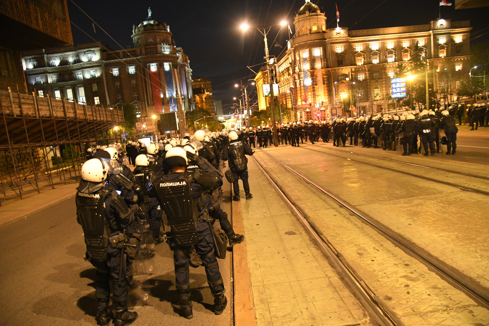 Beograd, 18.09.2021. Protest antivaksera, protest antiglobalista ispred predsednistva i vlade, policija Foto: Nemanja Jovanović/Nova.rs