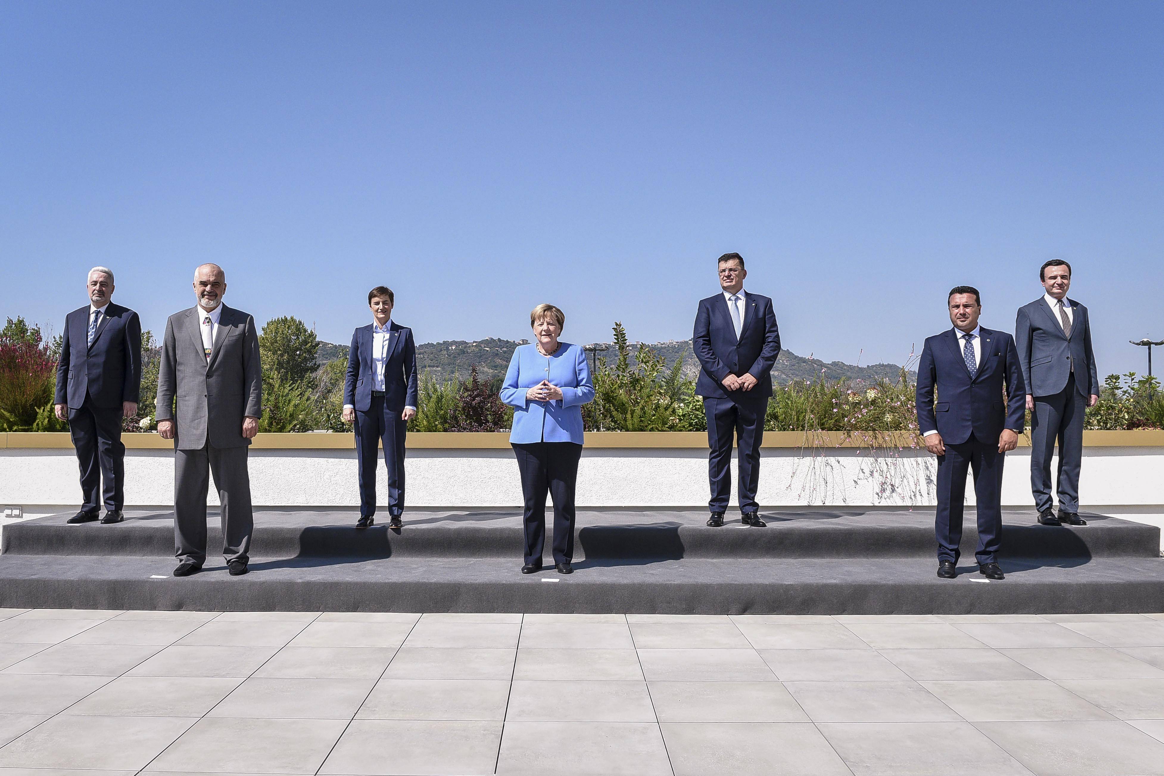 Tirana, 14.09.2021. - Svi premijeri Zapadnobalkanske sestorke odazvali su se pozivu na radni rucak sa nemackom kancelarkom Angelom Merkel danas u Tirani.  (BETAPHOTO/VLADA SEVERNE MAKEDONIJE/DS)