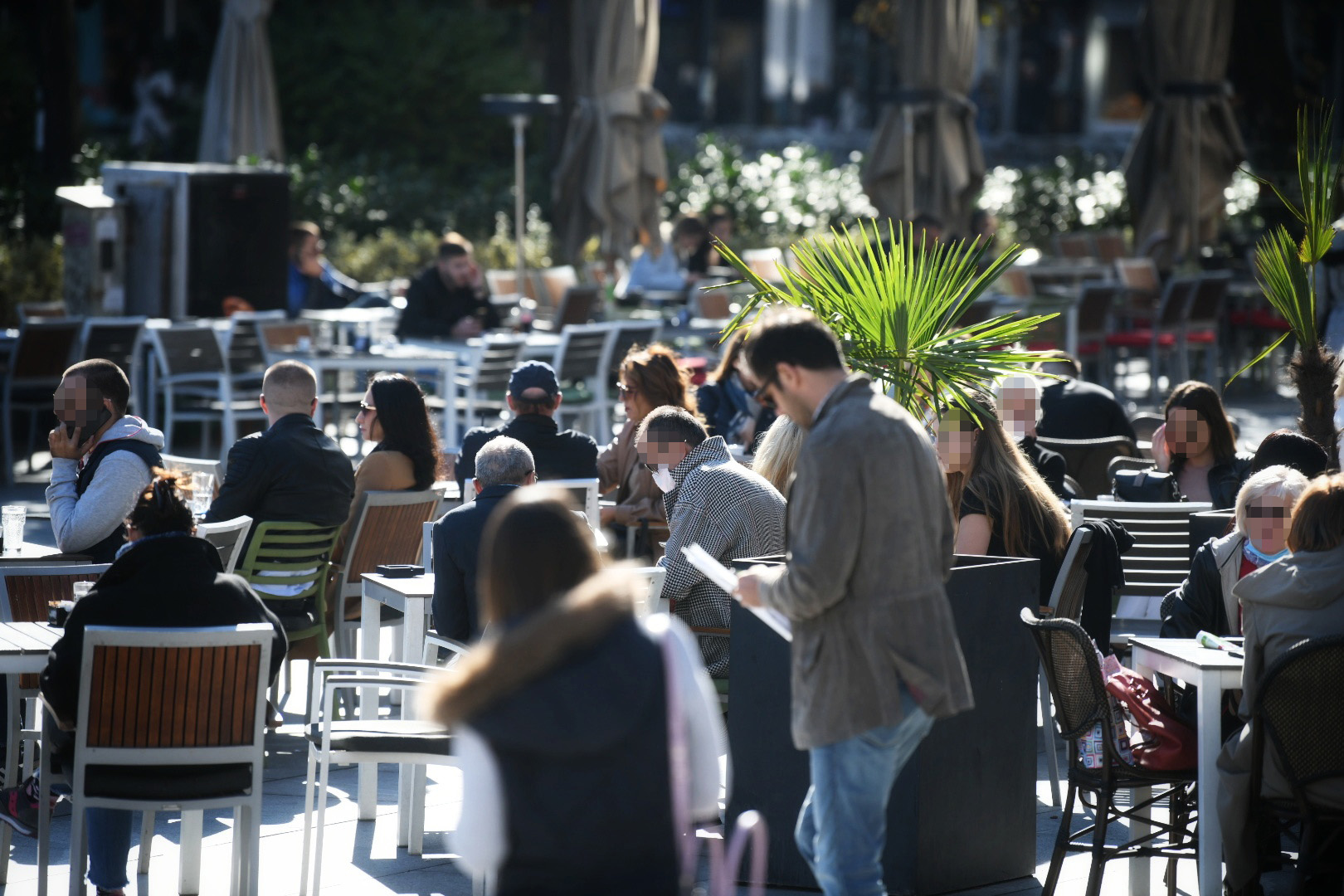 Beograd 20.10.2020. Knez Mihailova, kafić, puni kafići, lepo vreme Foto: Vesna Lalić/Nova.rs