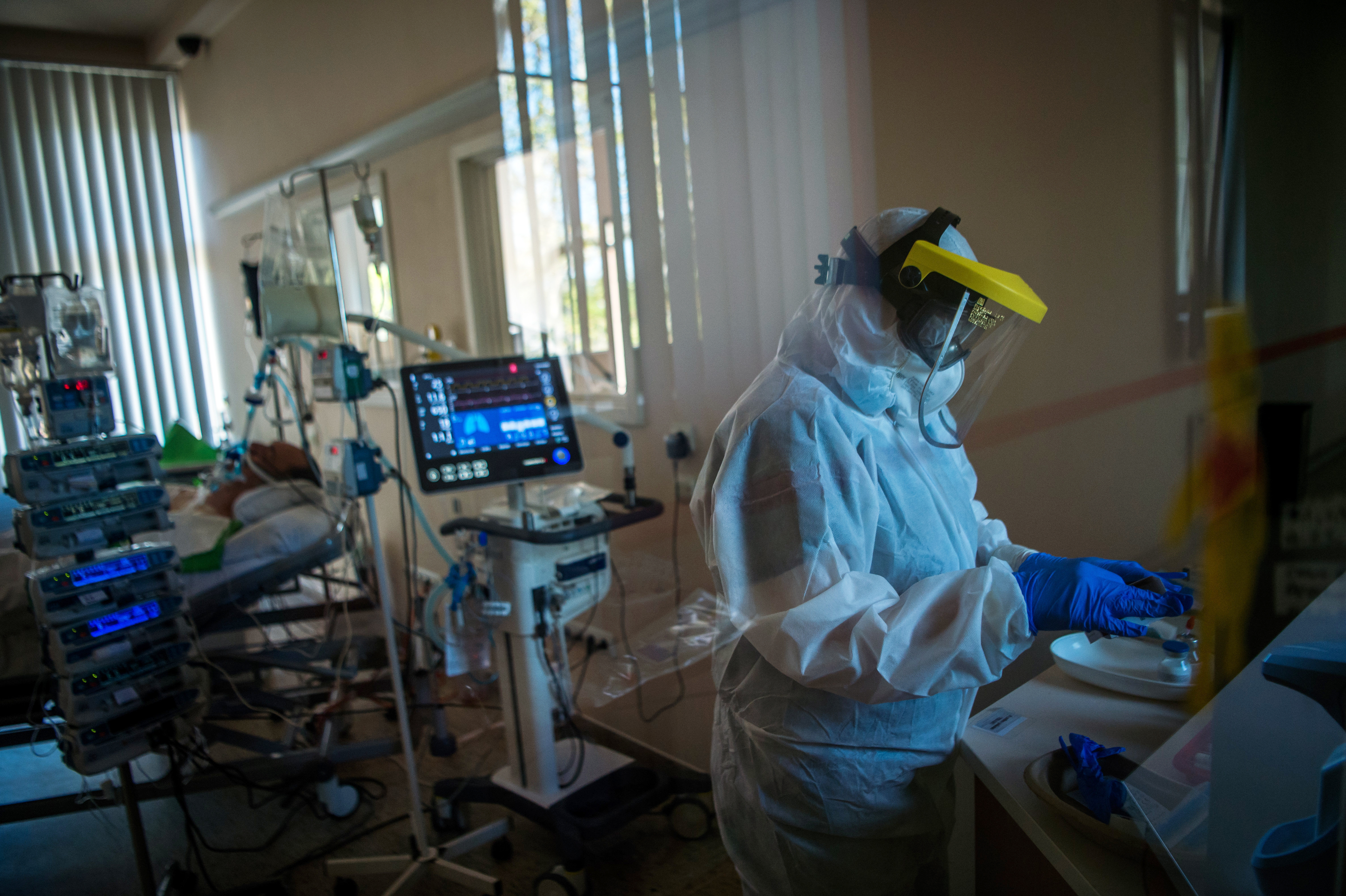 Intensive care unit for coronavirus patients in Budapest