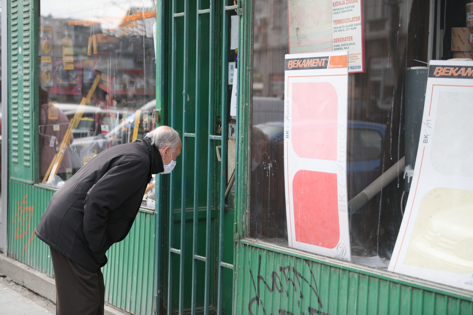 Beograd 17. mart 2021. Zatvoreni kafici frizerski saloni tokom novih mera Vlade Srbije koje su od danas stupile na snagu kao mera suzbijanja sirenja koronavirusaFoto:Dragan Mujan/Nova.rs