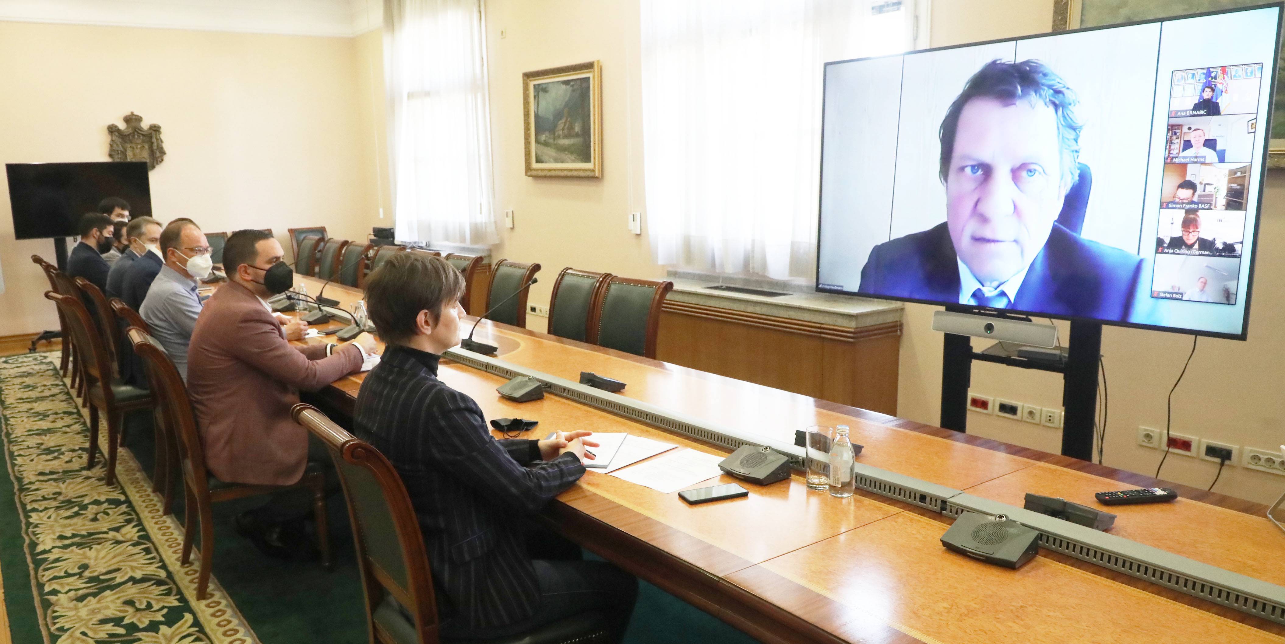 Beograd, 24.02.2021. - Premijerka Srbije Ana Brnabic razgovarala je putem video veze danas sa predstavnicima nemackih kompanija. (BETAPHOTO/VLADA SRBIJE/SLOBODAN MILJEVIC/MO)