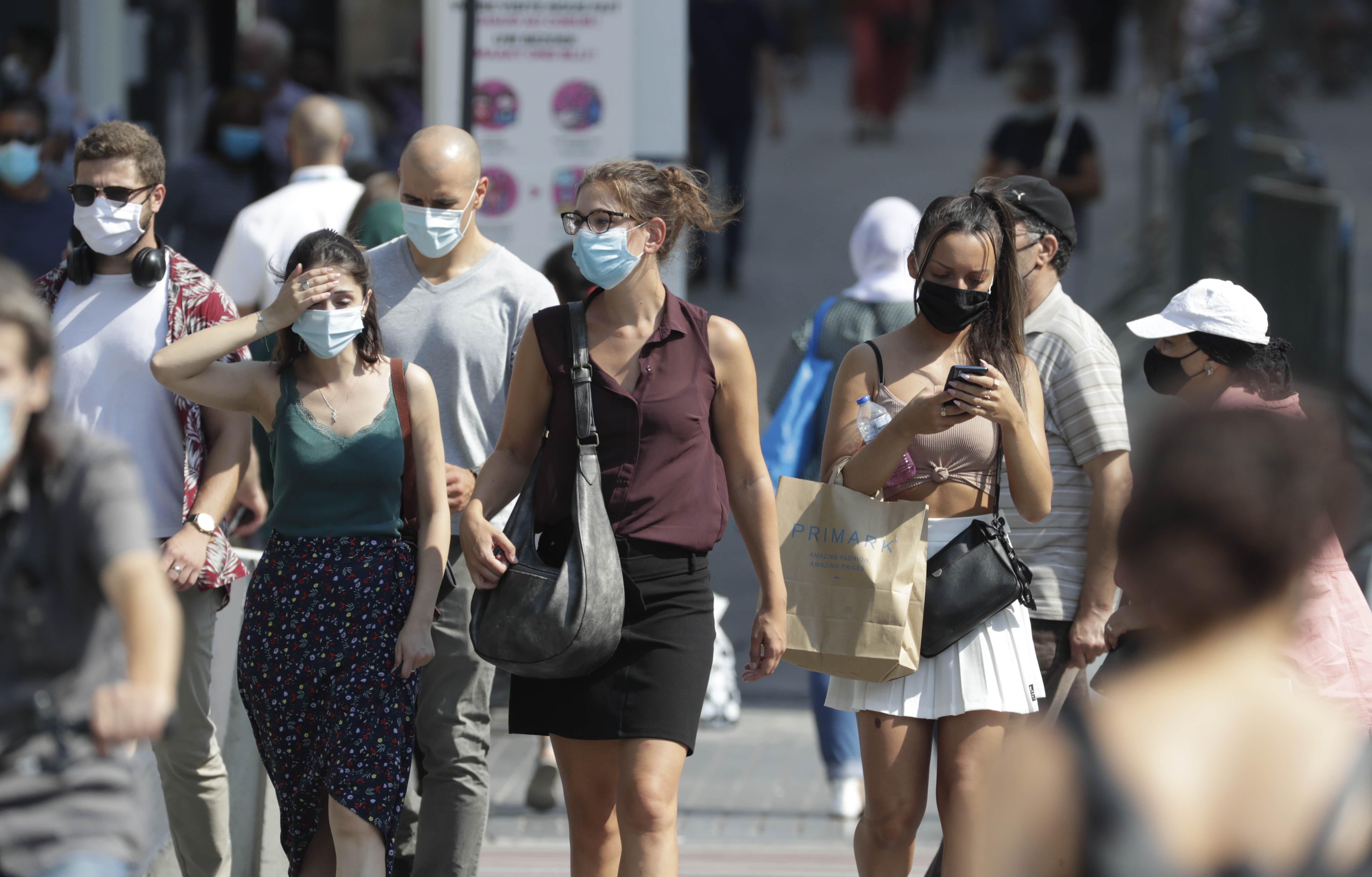brisel koronavirus Facemasks become mandatory in Brussels region, regional authorities announced amid surge in coronavirus infections