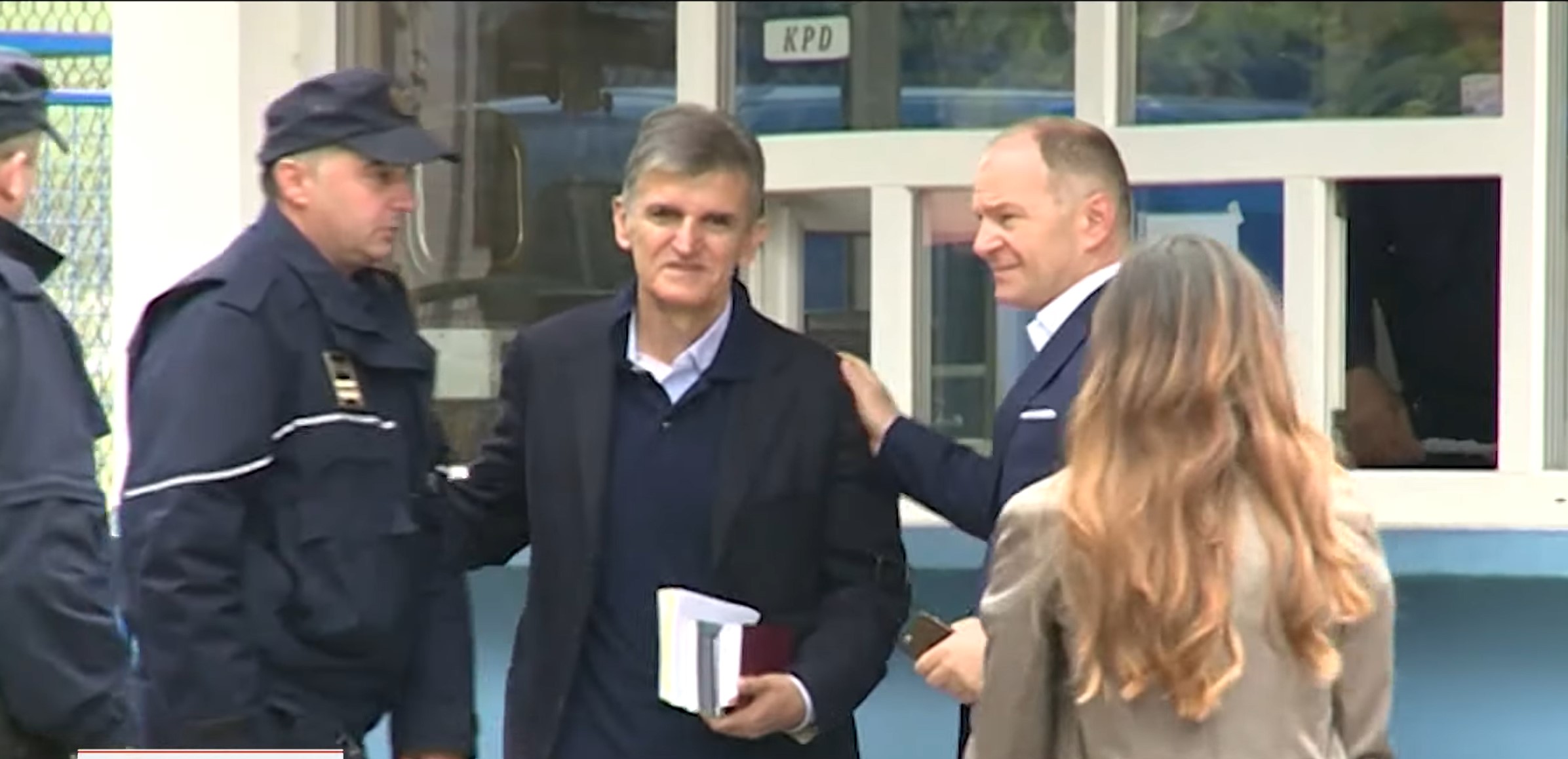 pregled dana, TEMA MAROVIC

Zašto Srbija ne izručuje Svetozara Marovića, osuđenog za malverzacije, Crnoj Gori?