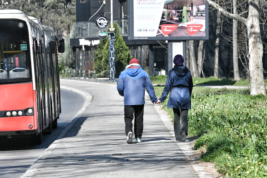 Ljubav u doba korone, koronavirus, par, ruke, drze se za ruke, Foto: Vesna Lalić/Nova.rs