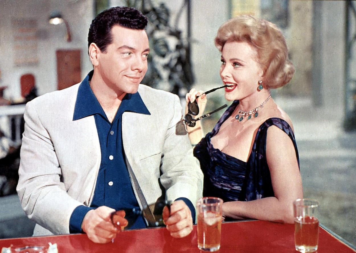 Serenade Einer Grossen Liebe, For The First Time