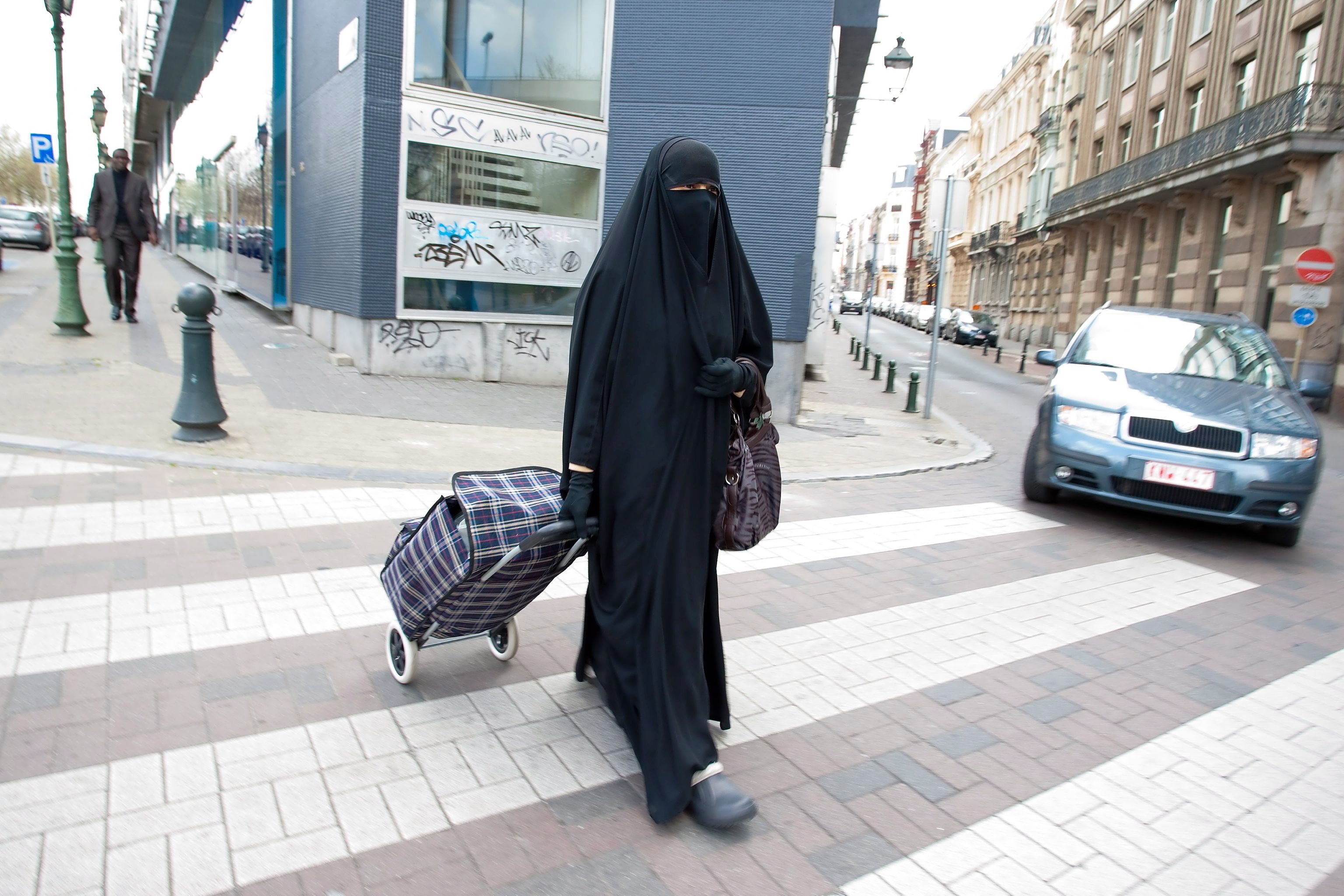 Ban on full-face veil goes into force in Belgium muslimani