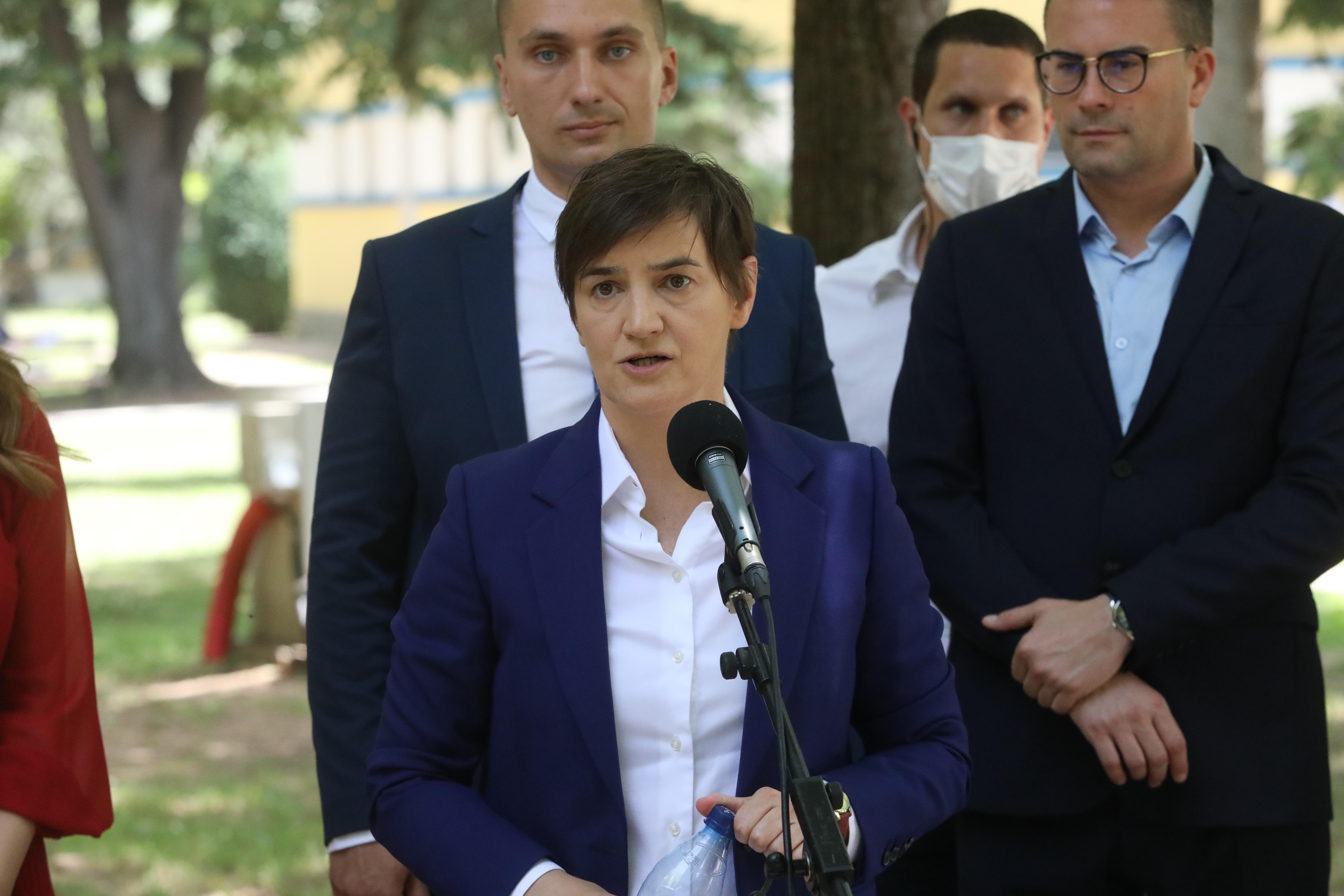 Niska Banja, 26.6.2021. - Srpska premijerka Ana Brnabic posetila je danas Nisku Banju. (BETAPHOTO/VLADA SRBIJE/SLOBODAN MILJEVIC/EV)