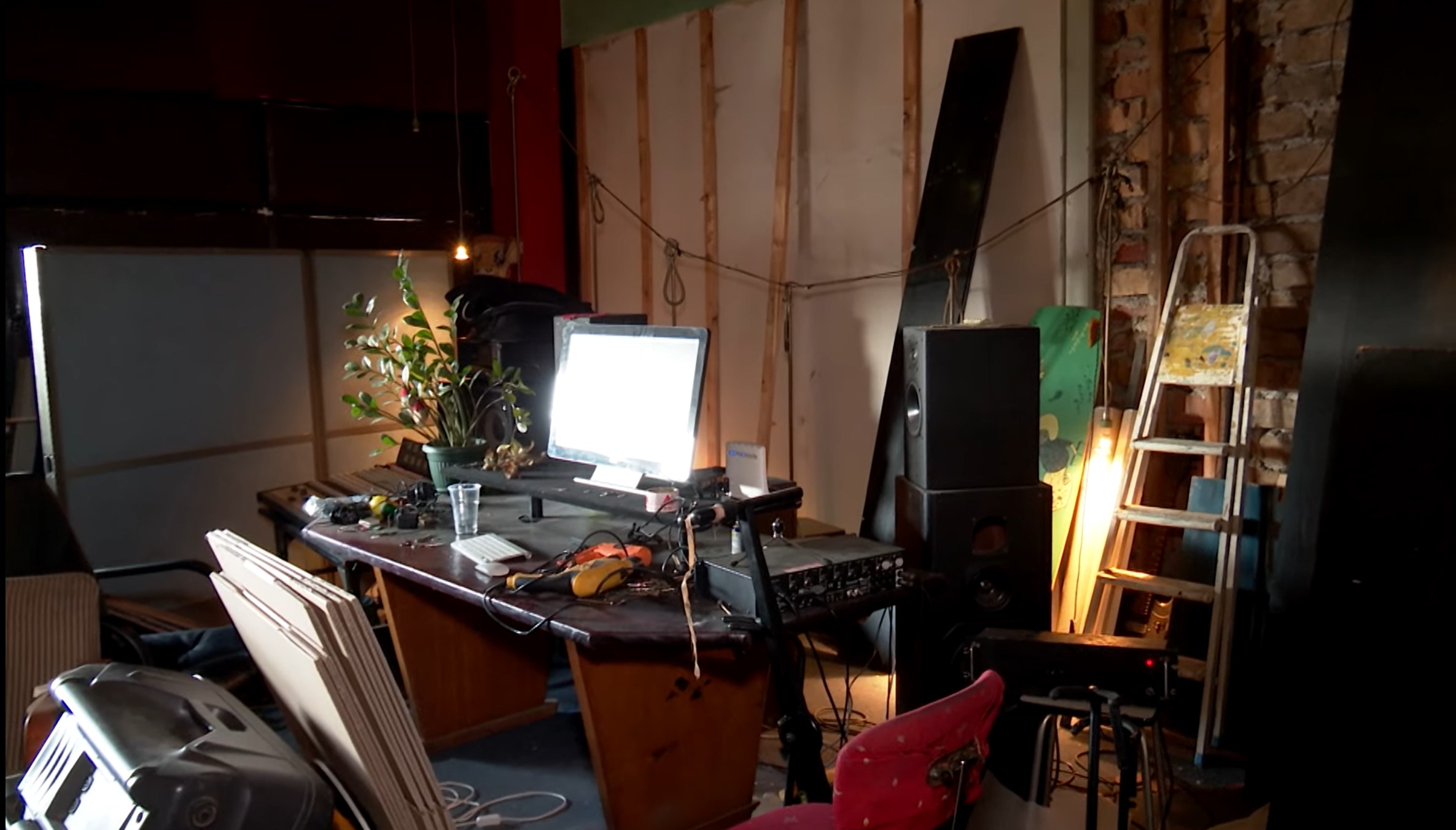 Među nama, :Gde će umetnici iz BIGZ-a? - PKG BIGZ