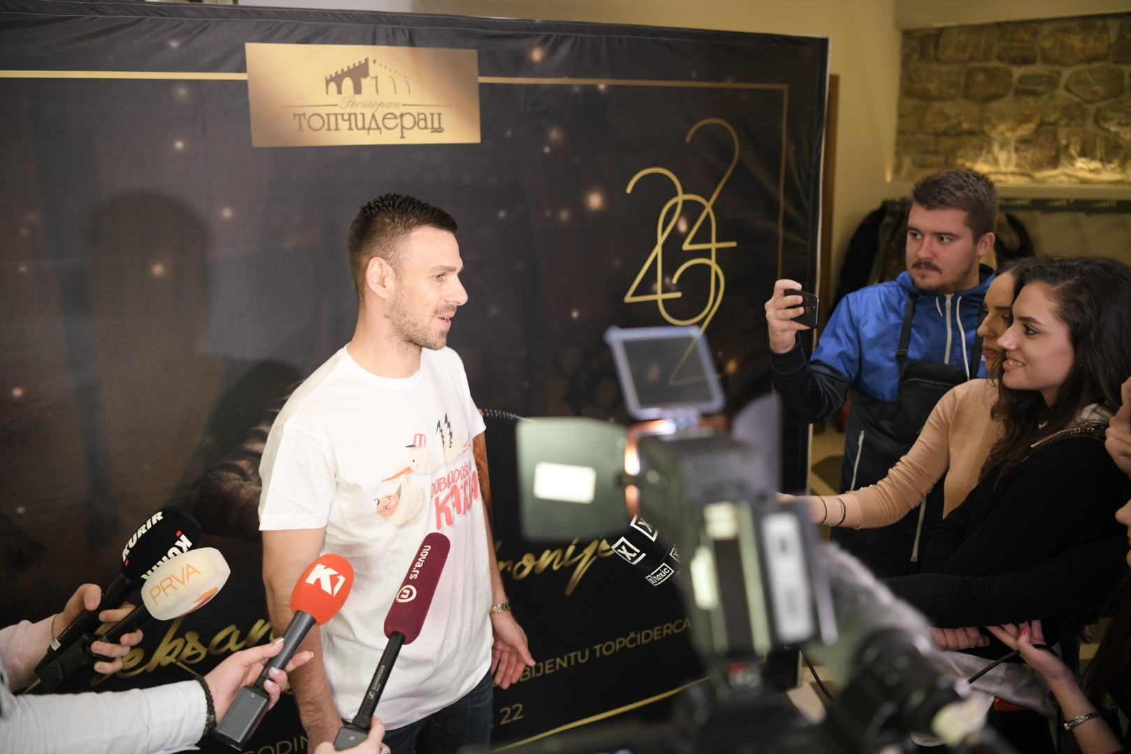 Beograd, 16.12.2021. Restoran Topčiderac, Proslava povodom rođenja ćerke Marka Gobeljića i Katarine Grujić, rođenje, Marko Gobeljić, Katarina Grujić, dete Foto: Dragan Mujan/Nova.rs
