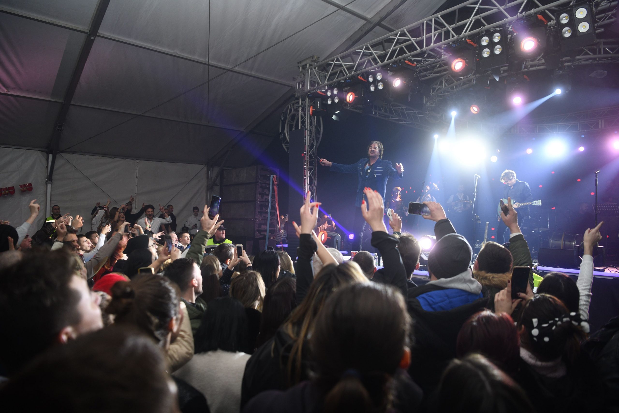Alen Islamović
Jahorina 18.12.2021. Bijelo dugme. Muzički festival na Jahorini, nastup Bijelog dugmeta Foto: Filip Krainčanić/Nova.rs