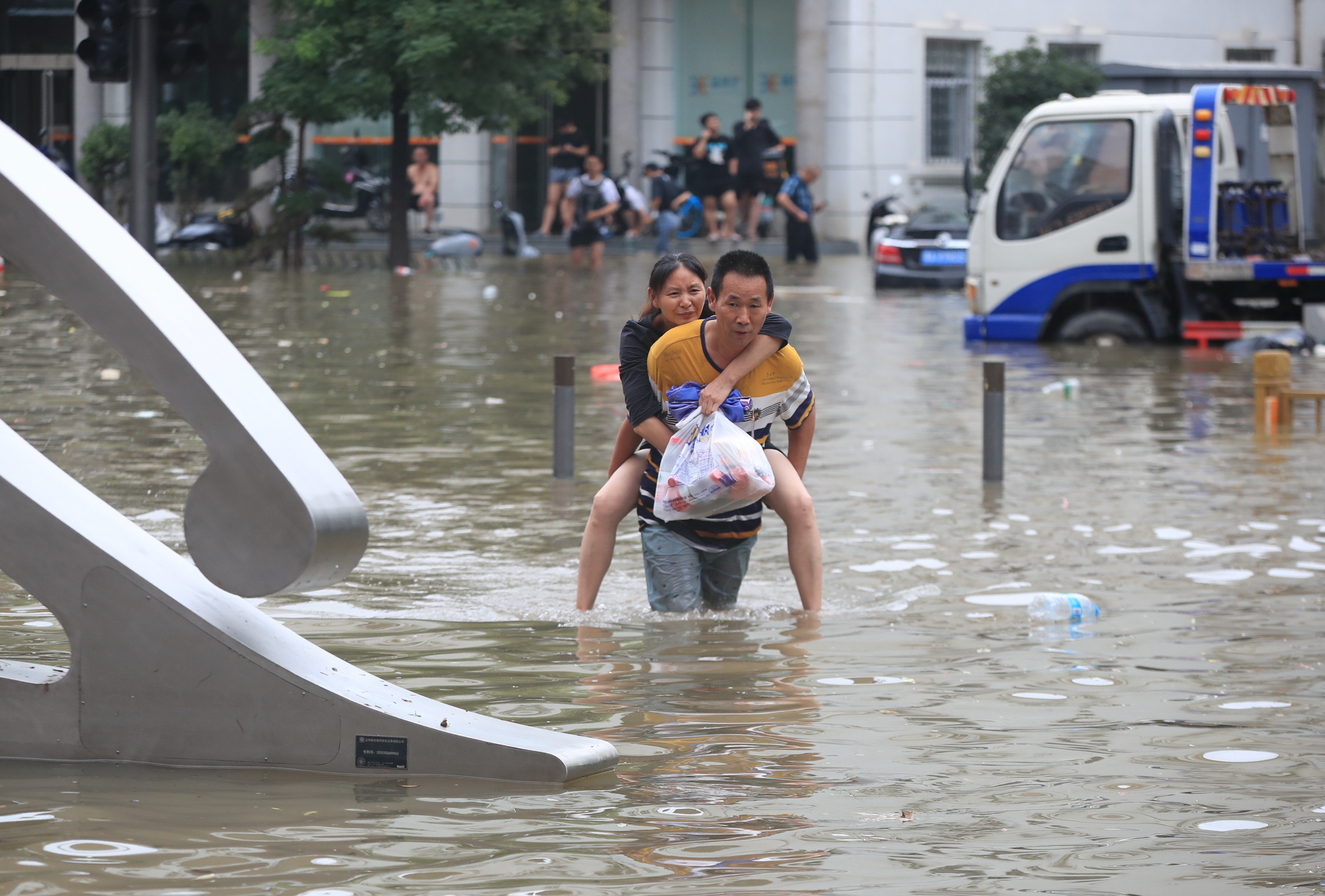 Kina poplava, Flooding in China's Henan province