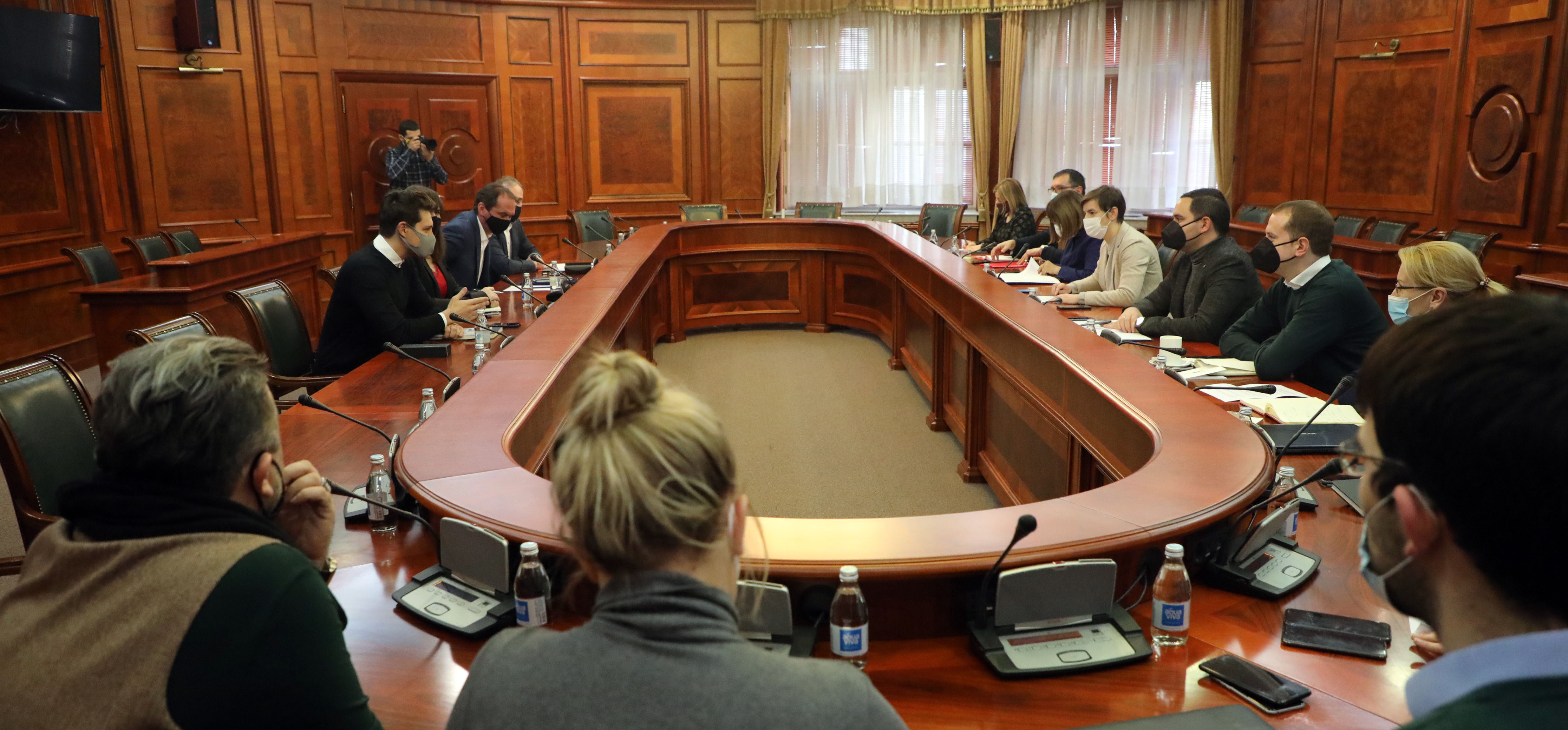 ANA BRNABIC SA BIOSKOPSKIM PRIKAZIVACIMA