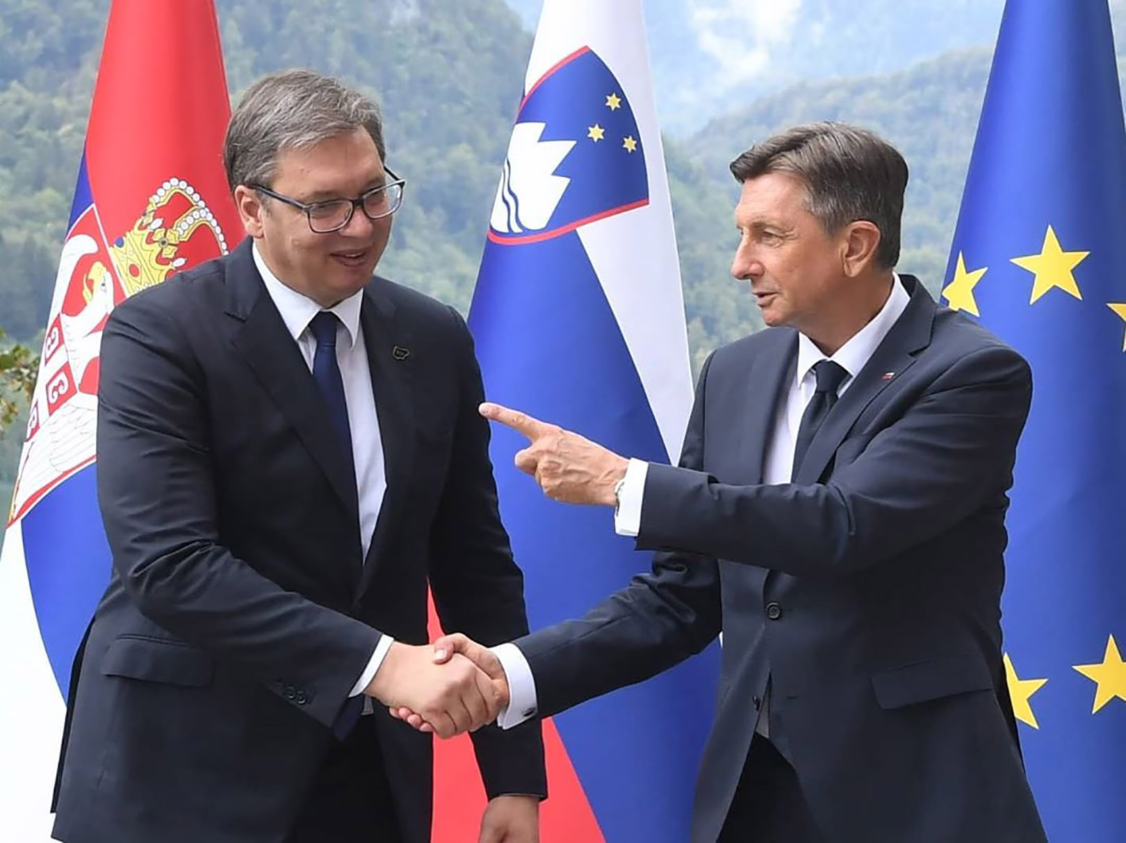 Bled, 31. avgusta 2020 - Predsednik Republike Srbije Aleksandar Vucic prisustvuje rucku koji organizuje predsednik Republike Slovenije Borut Pahor.TANJUG/ INSTAGRAM/ BUDUCNOSTSRBIJEAV/bs/ fotografija niske rezolucije