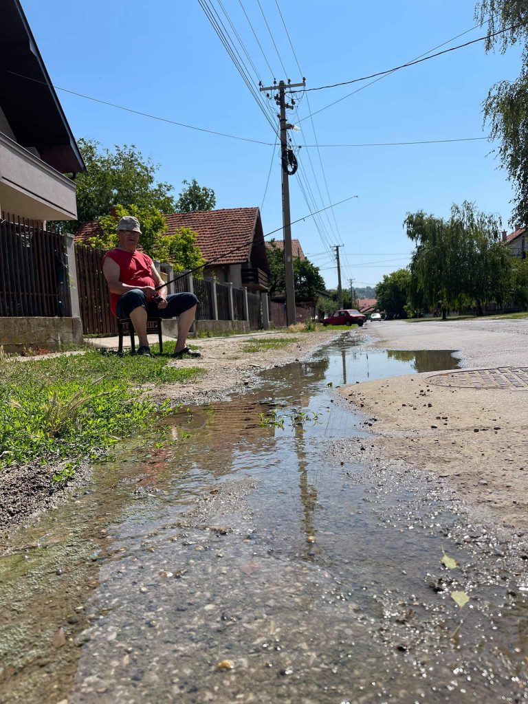 Požarevac, pucanje cevi, voda, alasi, naselje Busije, Busija Foto: Privatna arhiva