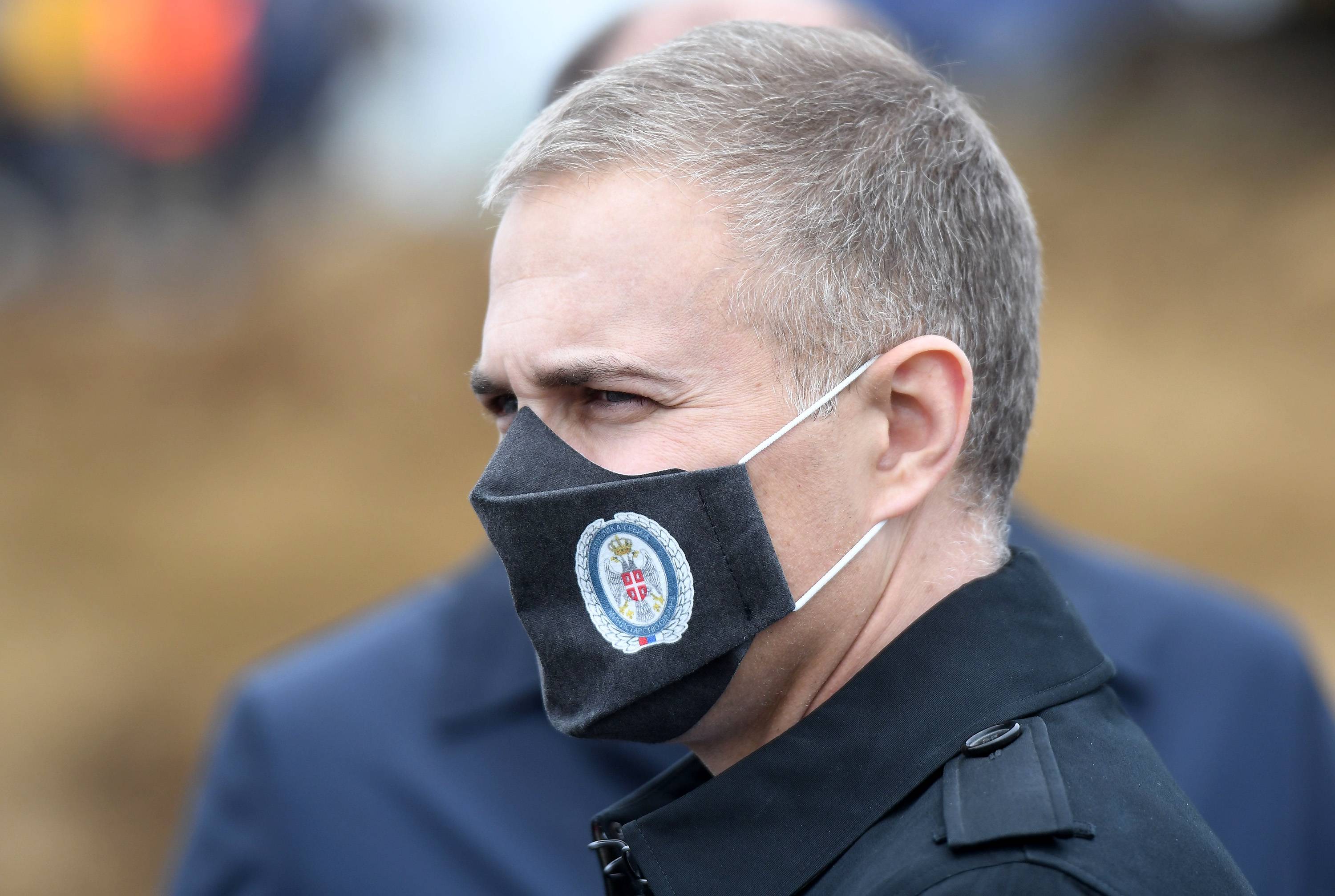 Novi Sad, 28.04.2021. - Predsednik Srbije Aleksandar Vucic prisustvovao je pocetku izgradnje nove kovid bolnice, danas u naselju Miseluk u Novom Sadu. Na fotografiji ministar odbrane Nebojsa Stefanovic. (BETAPHOTO/DRAGAN GOJIC/DS)