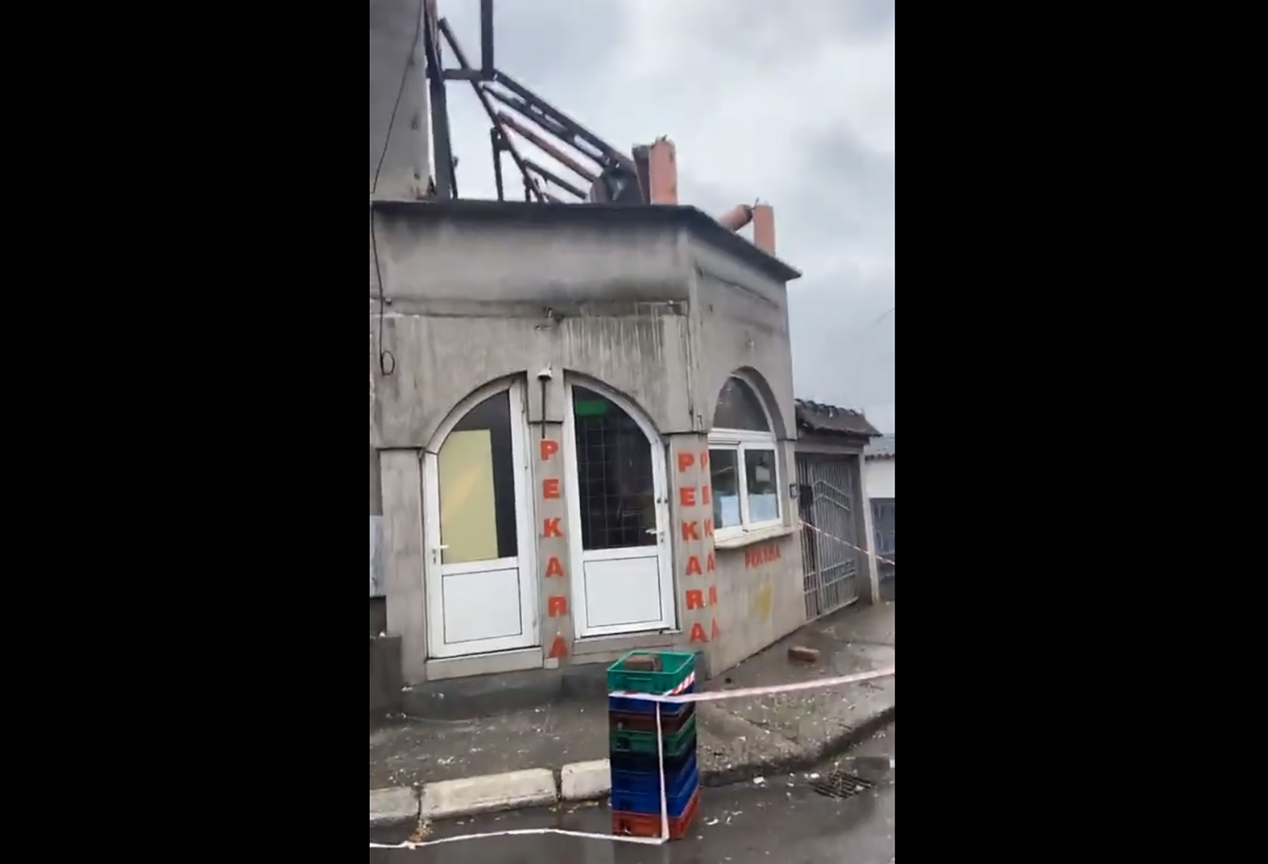 Danas je srušena pekara Dragana Đurđeskog u ulici Živka Davidovića 102b u Beogradu koja nije bila predmet izvršenja. Pekata rusenje