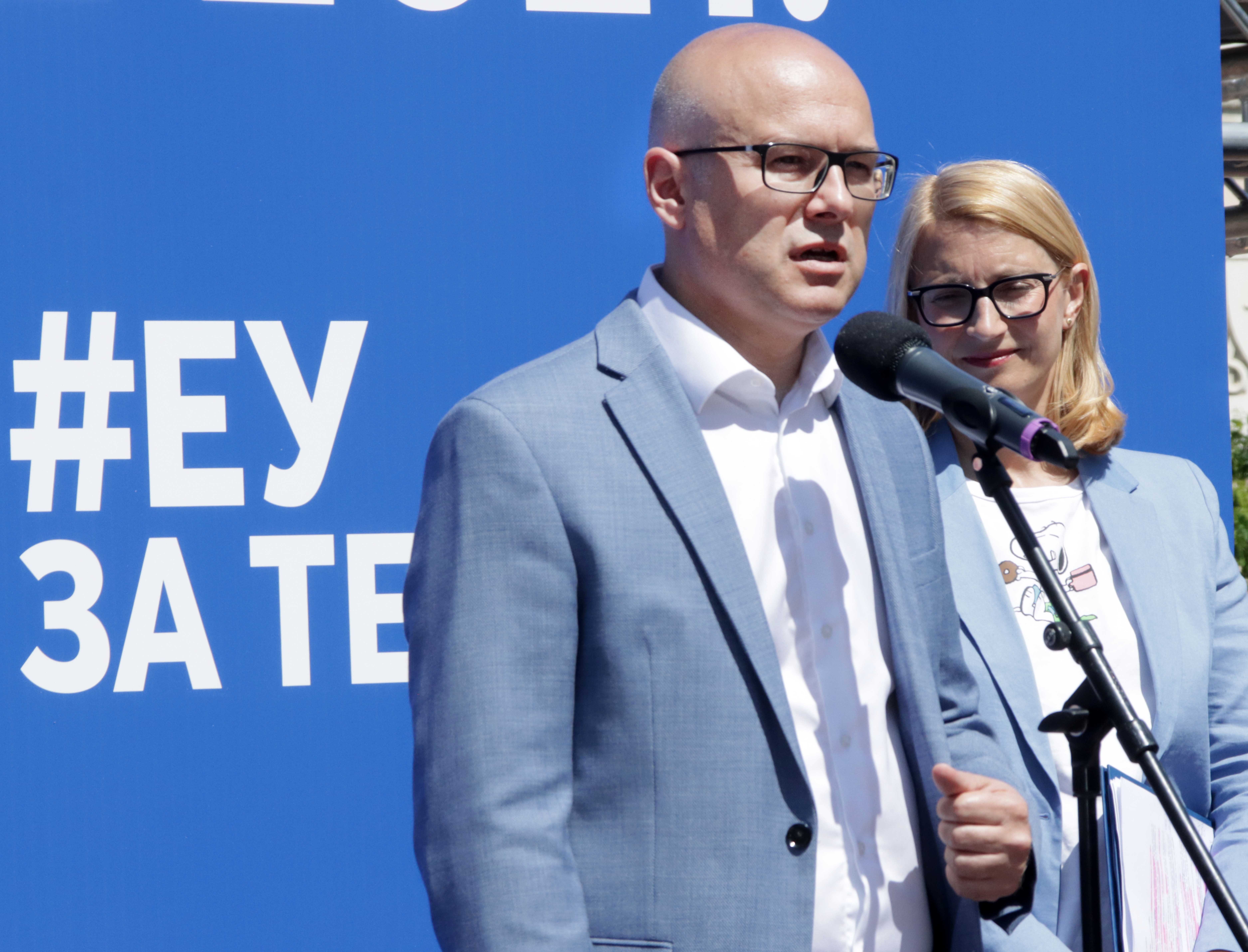 MILOS VUCEVIC I MATEJA NORCIC STAMCAR