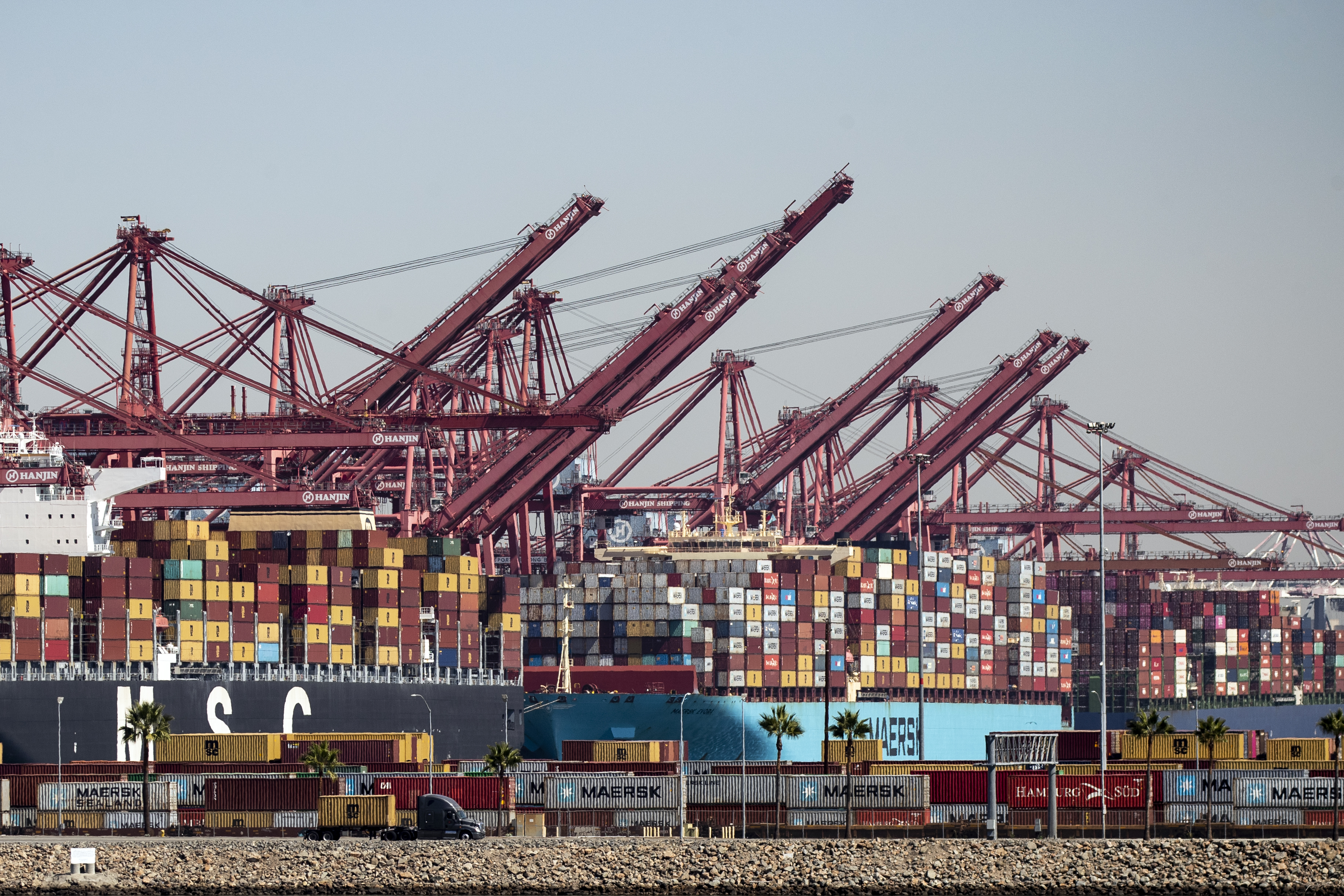 Los Angeles Port backlog has cargo traffic paralized