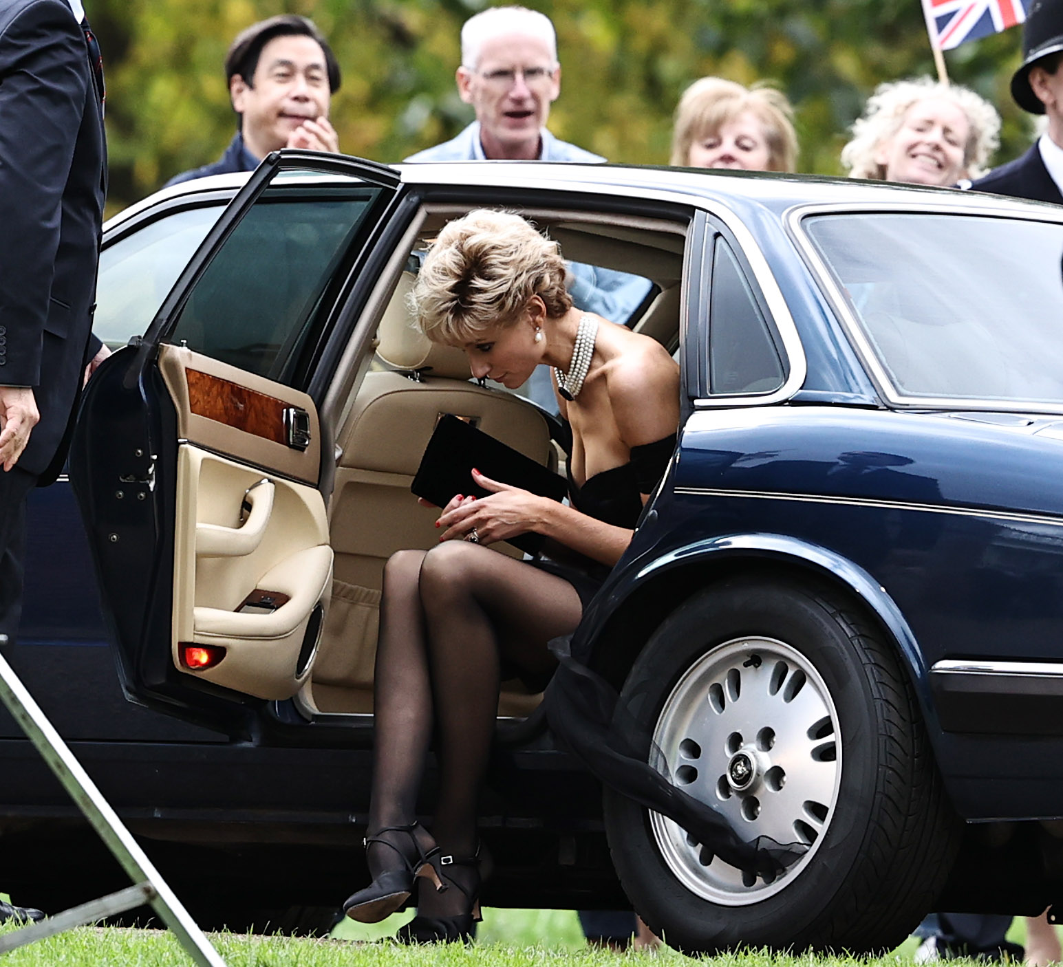 EXCLUSIVE: NO WEB BEFORE 10PM GMT 6TH NOV 2021 -- *PREMIUM EXCLUSIVE RATES APPLY* Elizabeth Debicki Wears The 'Revenge Dress' As Princess Diana In 'The Crown'
