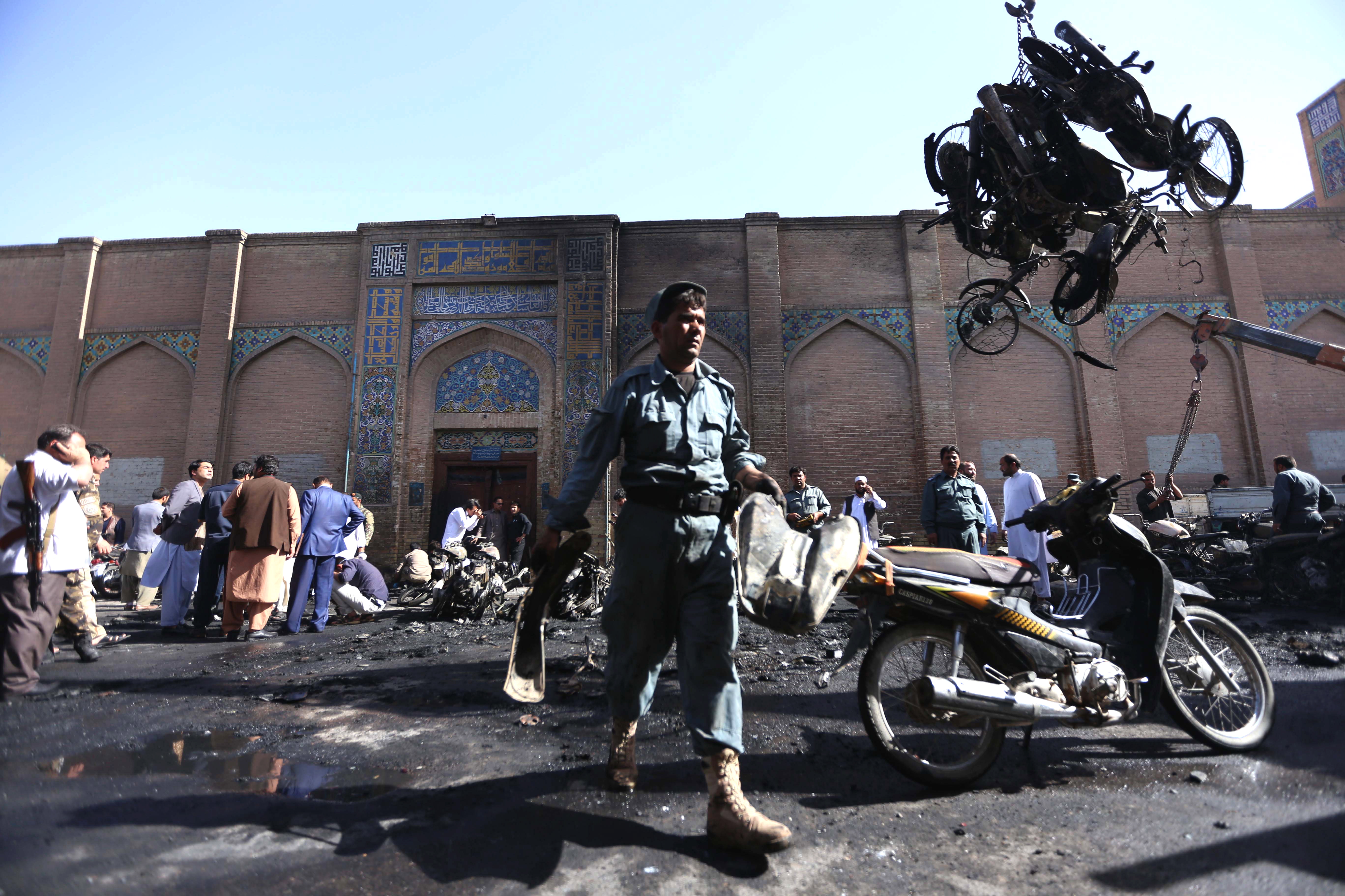 Avganistan bomba motor eksplozija, Bomb blast kills eight in Herat