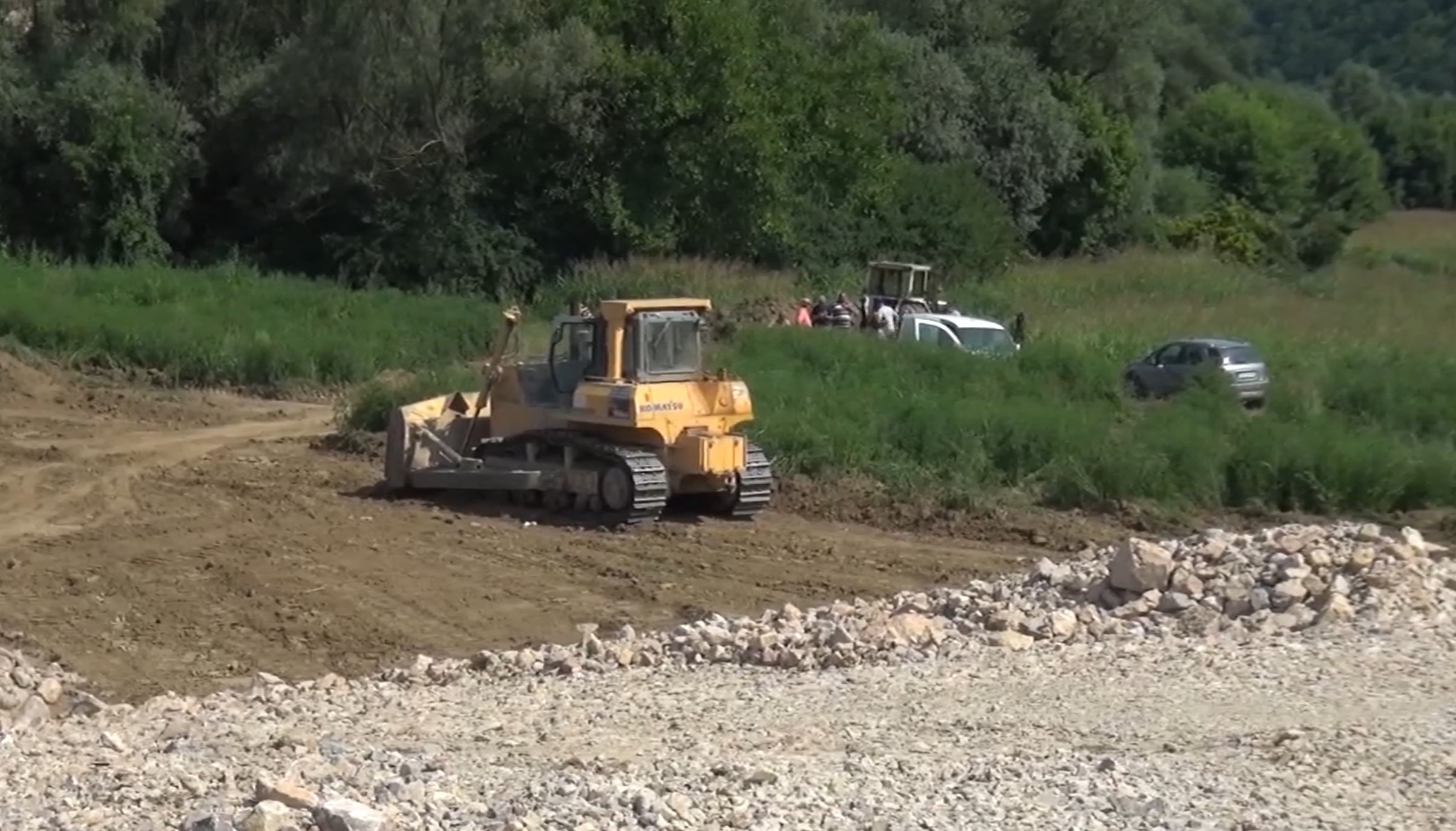 Zbog nerešene eksproprijacije zaustavljeni radovi na saobraćajnici kod Valjeva, selo Veselinovac