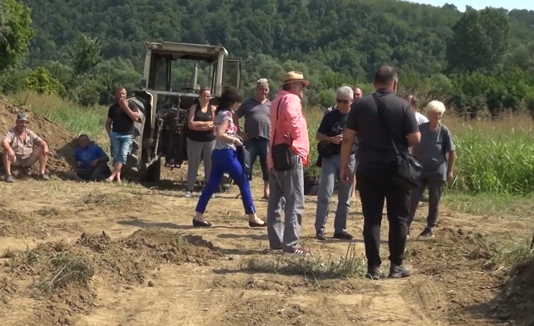 Zbog nerešene eksproprijacije zaustavljeni radovi na saobraćajnici kod Valjeva, selo Veselinovac
