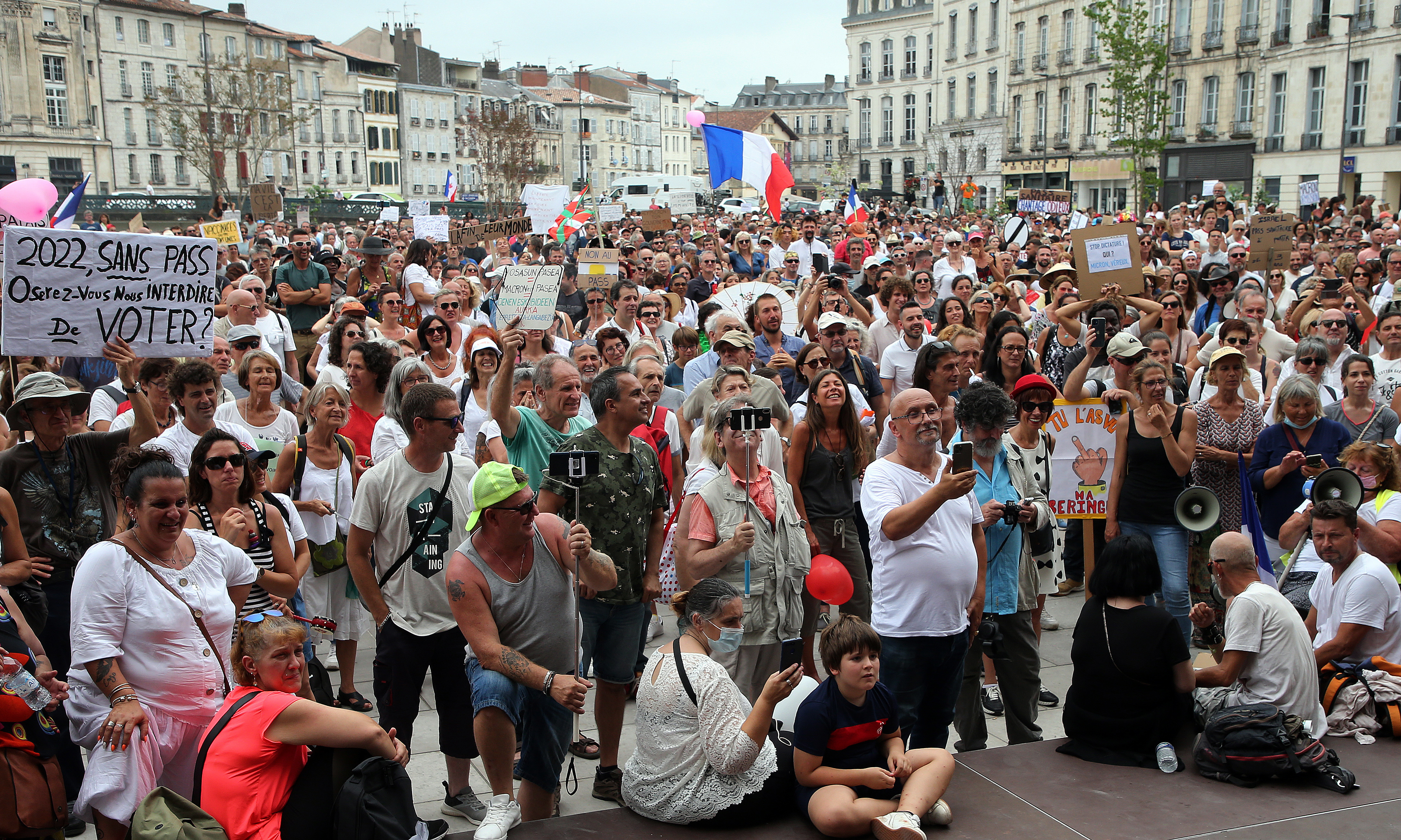 Virus Outbreak France