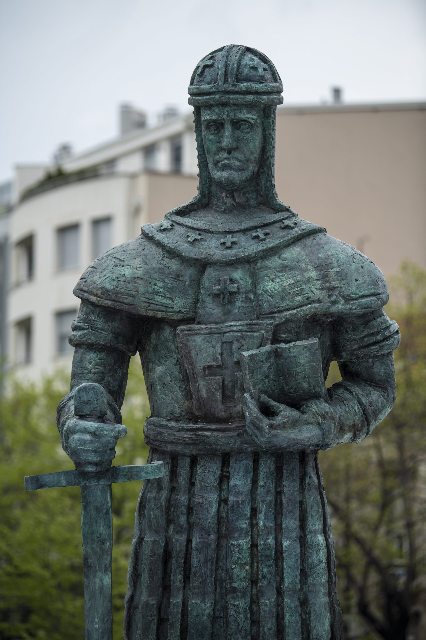 Beograd 18.04.2021. Spomenik despotu Stefanu Lazareviću, ugao Palmotićeve i Bulevara despota Stefana, skver, Dorćolm, postavljen spomenik Foto: Dragan Mujan/Nova.rs