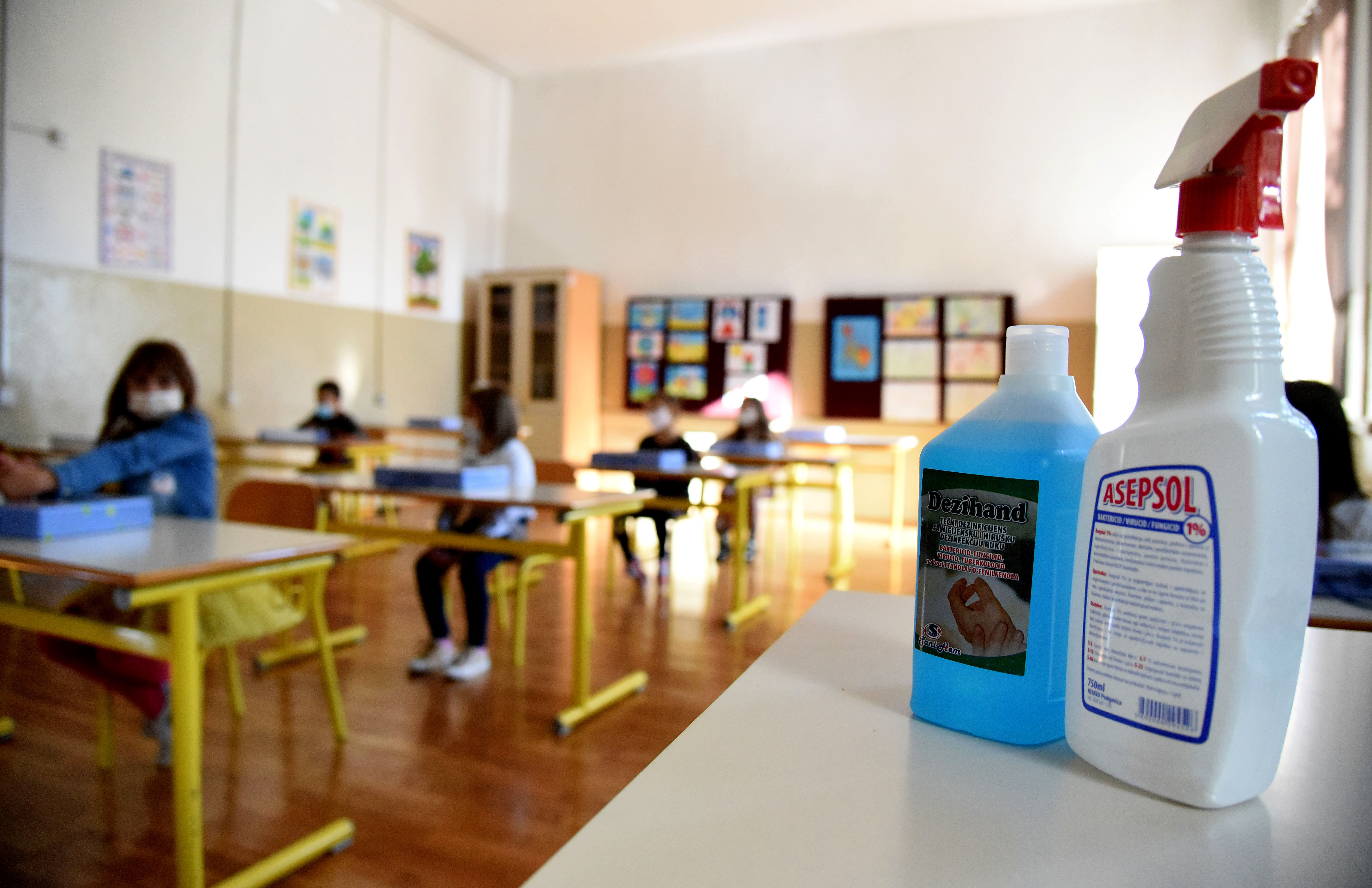 Coronavirus in Podgorica Crna Gora koronavirus skola ucionica deca djaci ucenici