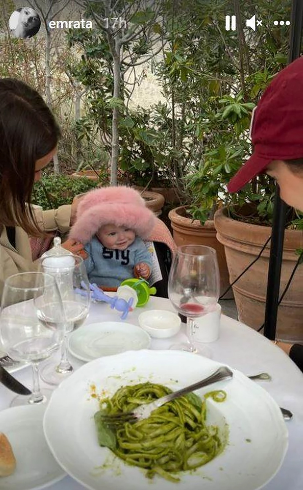 1633209276-emili-ratajkovski-beba-foto-Instagramemrata.jpg
