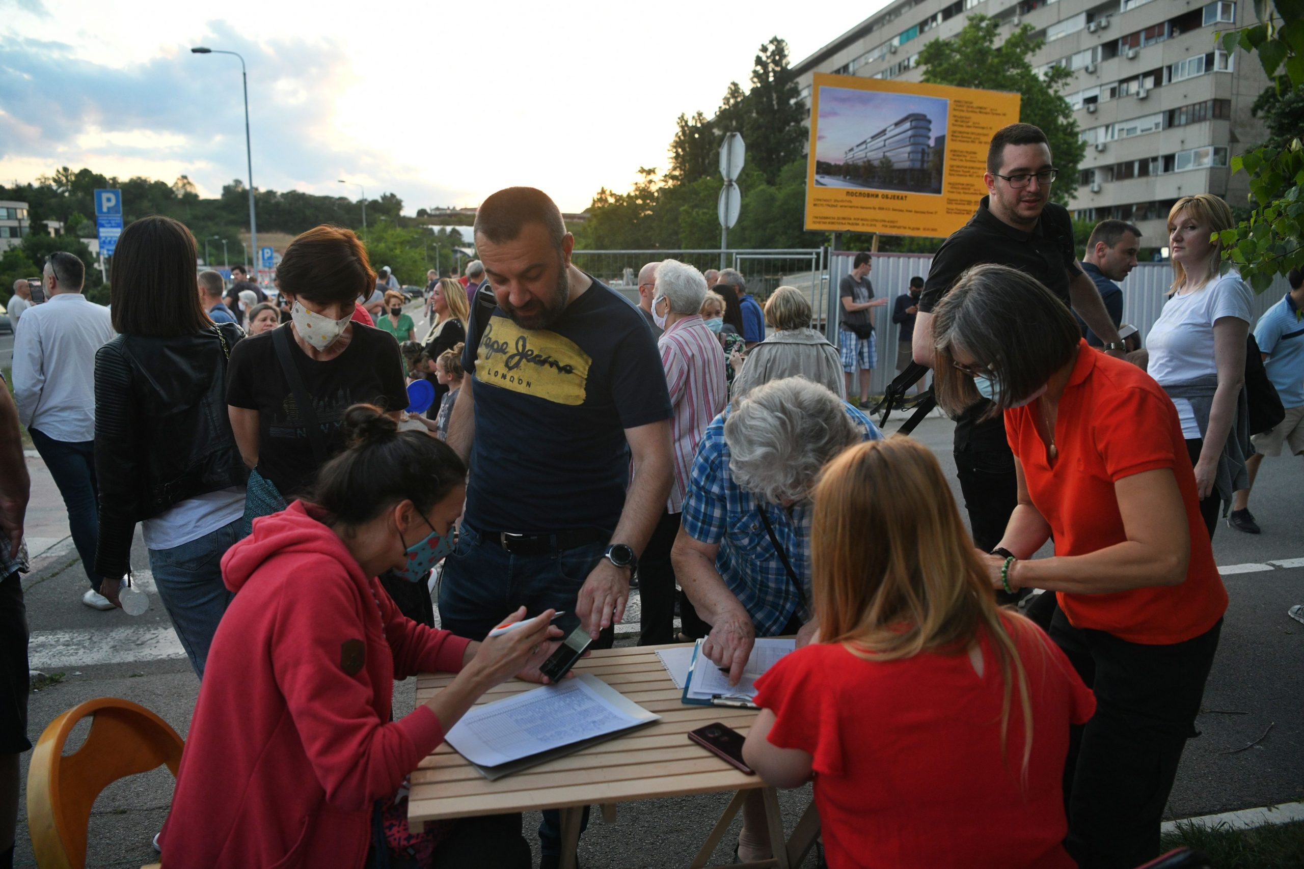 Beograd 08.06.2021. Protest, stanari bloka 37, blok 37, protest protiv izgradnje poslovnog objekta Foto: Filip Krainčanić/Nova.rs