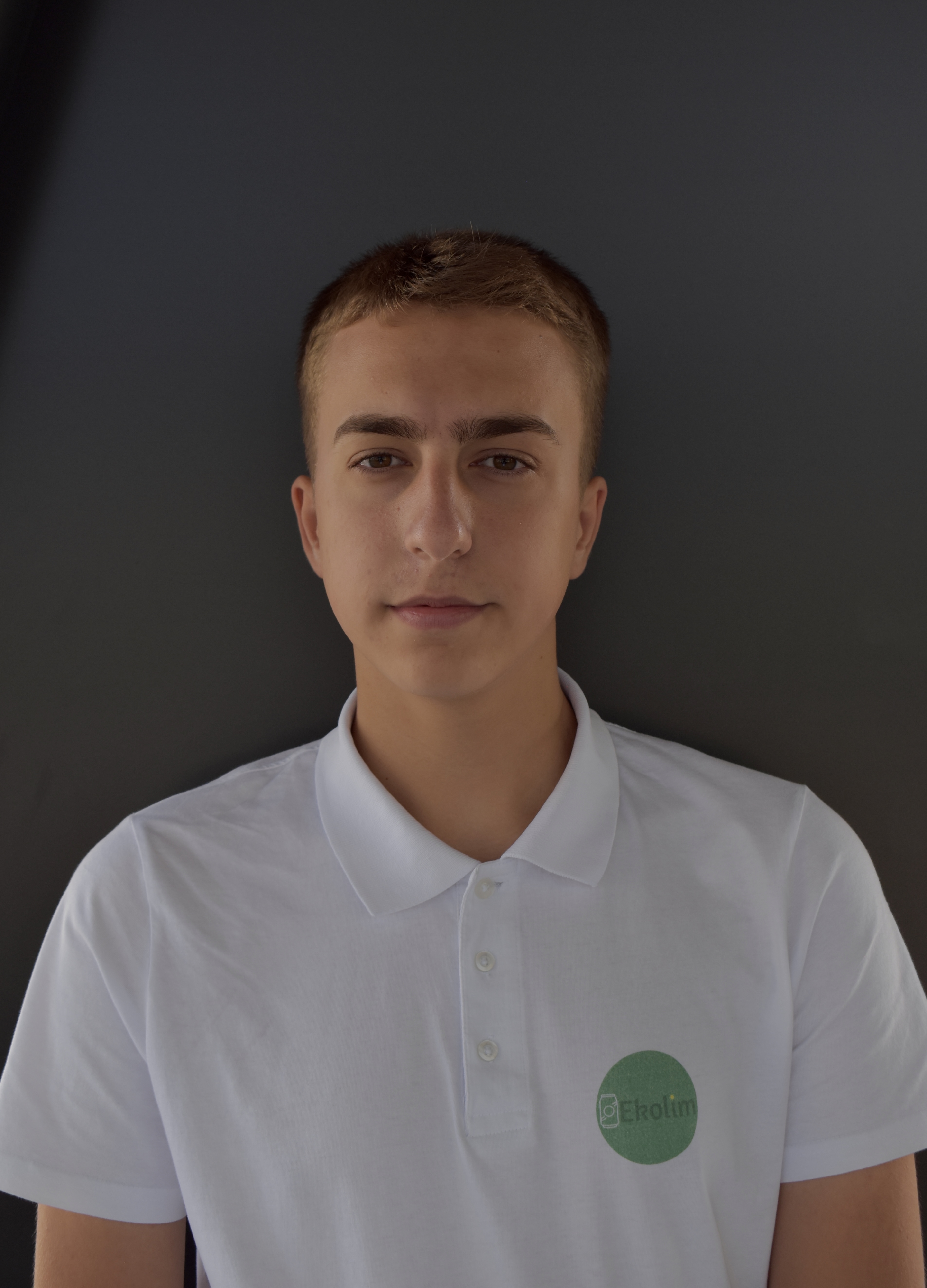 Niški gimnazijalci napravili jedinstvene solarne panele od limenki,