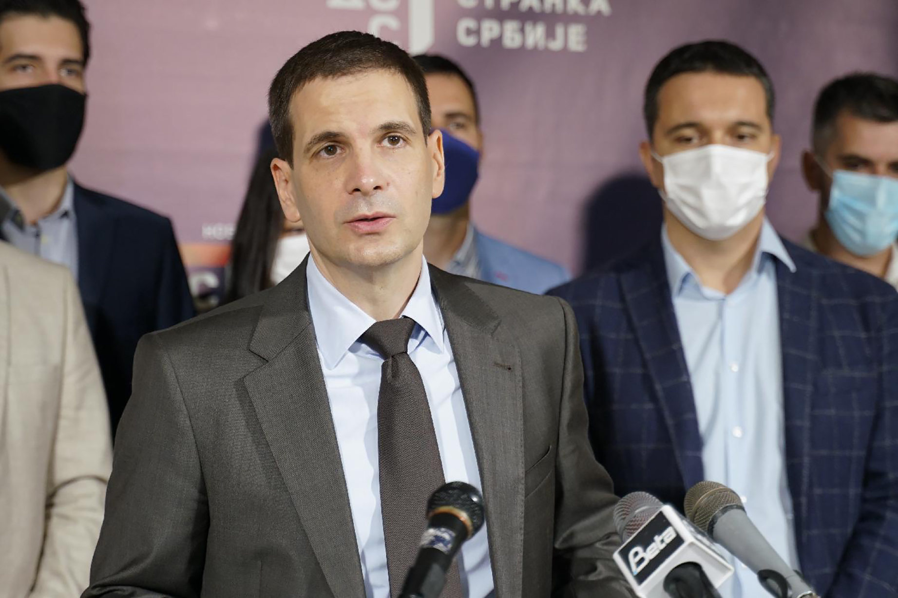 Mesto: Beograd
Datum: Mon Oct 05 11:27:08 CEST 2020
Dogadjaj: POLITIKA - Konferencija za novinare predsednika Demokratske stranke Srbije Miloša Jovanovića
Fotoreporter: Marija Đoković
Ličnosti: Miloš Jovanović
Izvor: FoNet