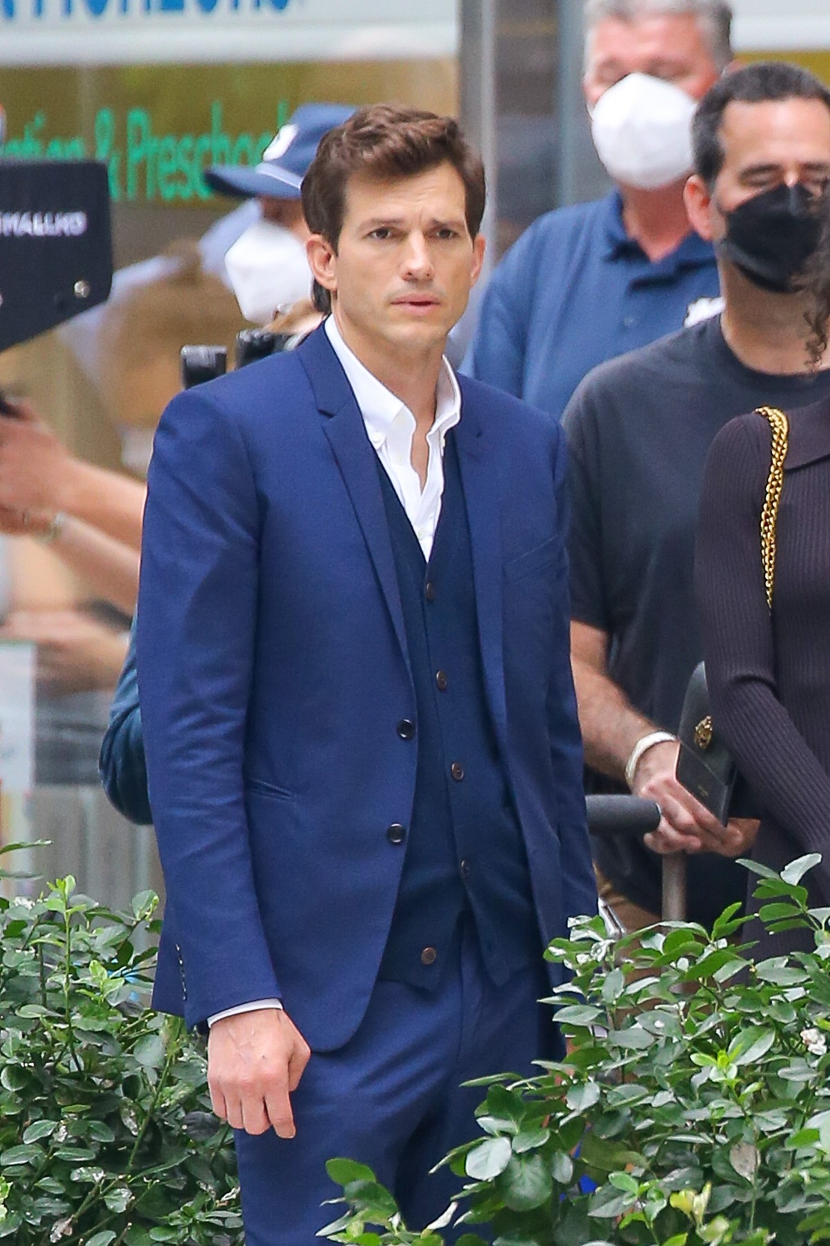 Ashton Kutcher seen filming in Brooklyn NY.
06 Oct 2021,Image: 637004018, License: Rights-managed, Restrictions: World Rights, Model Release: no, Credit line: MEGA / The Mega Agency / Profimedia