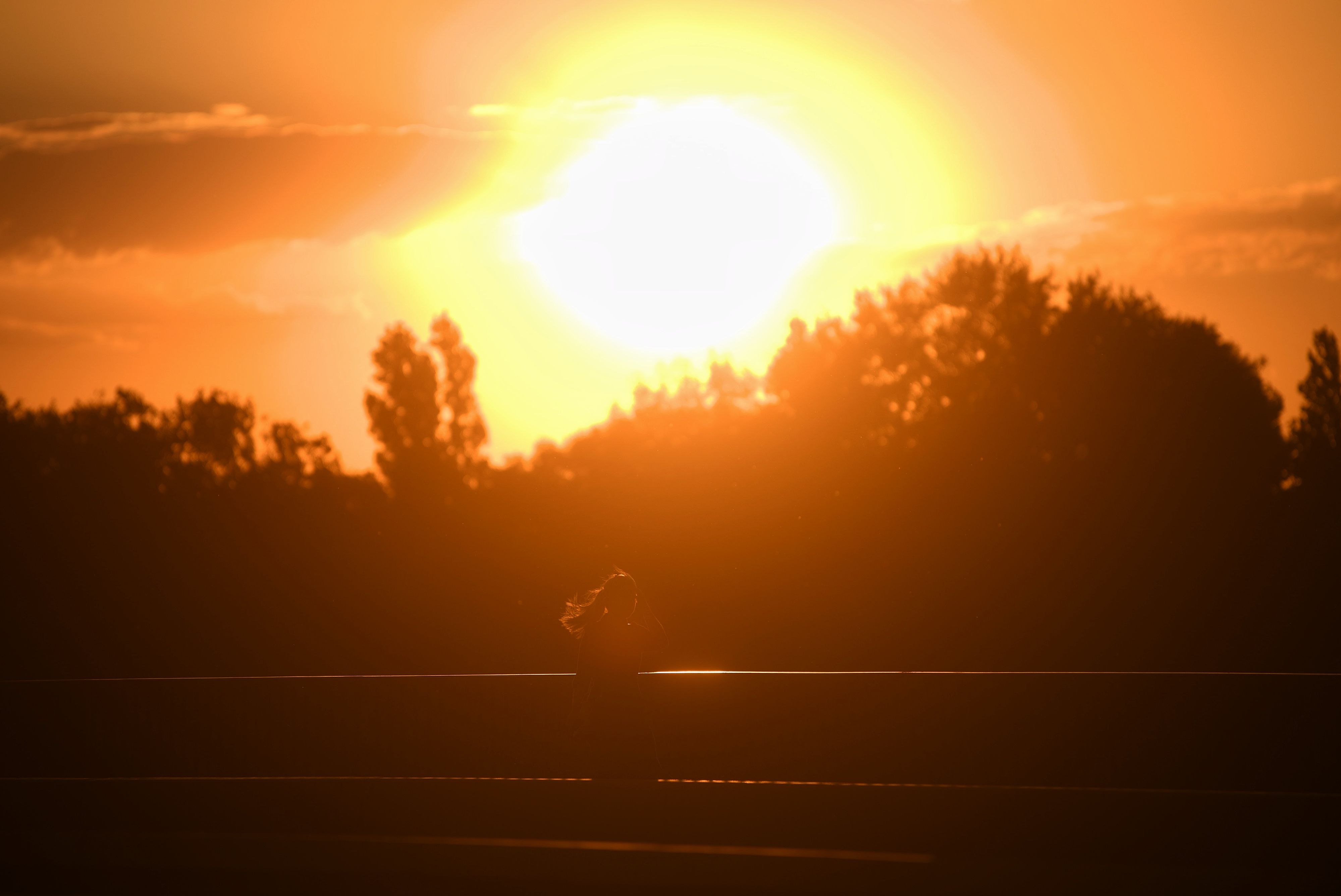 Beograd 13.06.2021. Zalazak sunca, Brankov most, grad, veče, leto, vrućina, vetar, lepo vreme, ilustracija Foto: Filip Krainčanić/Nova.rs